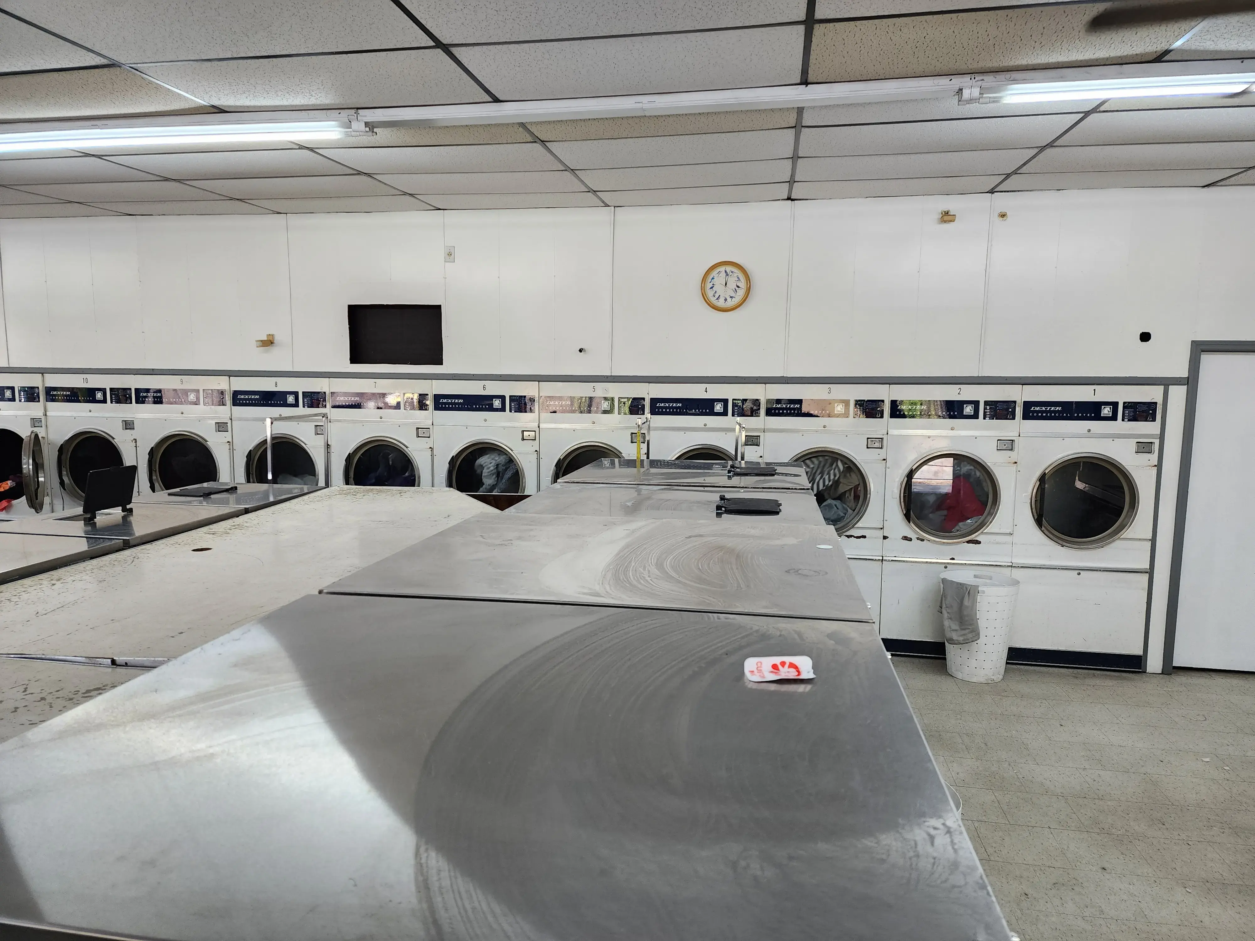 Gaston Avenue Laundromat - Image 20