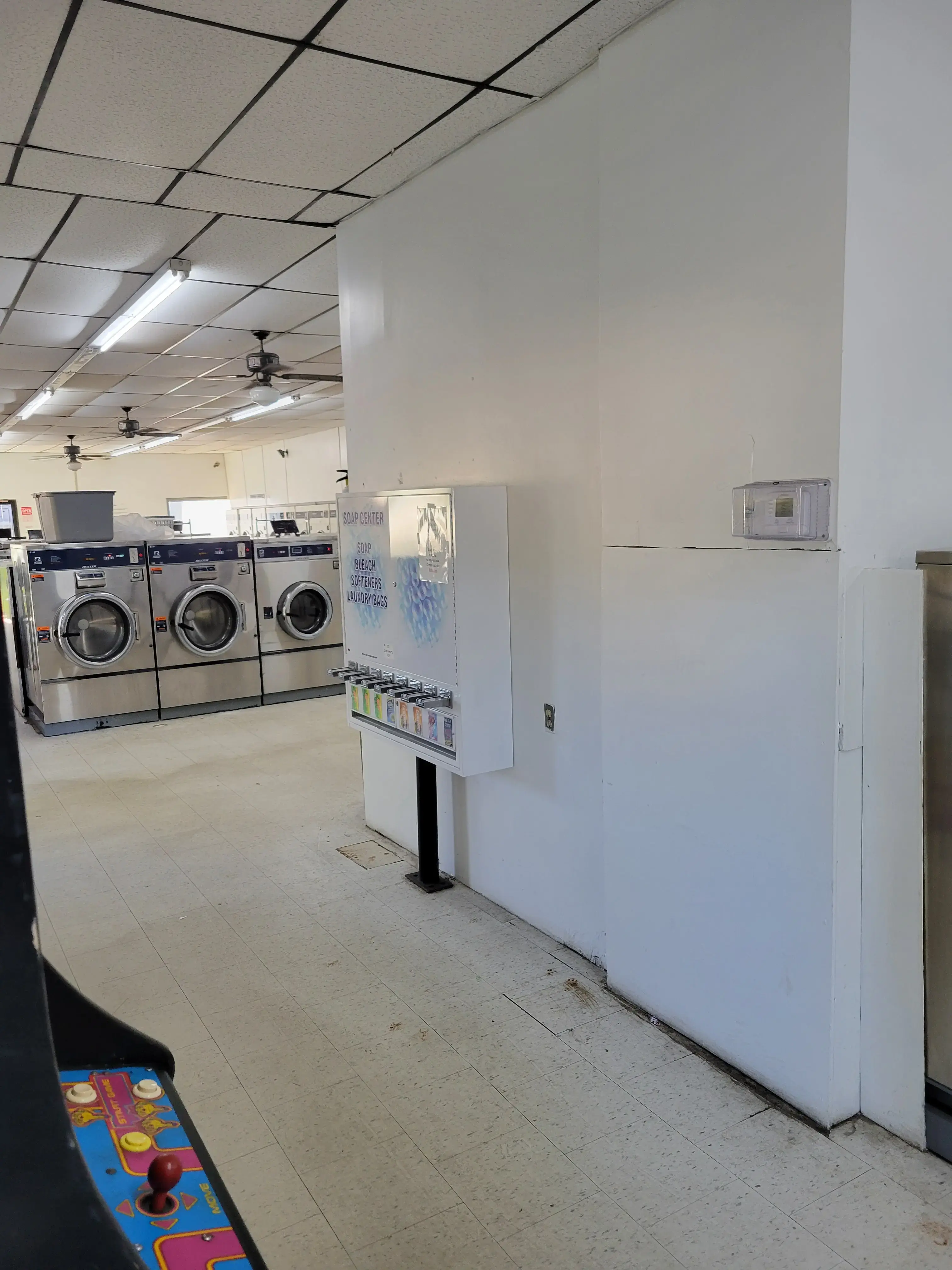 Gaston Avenue Laundromat location
