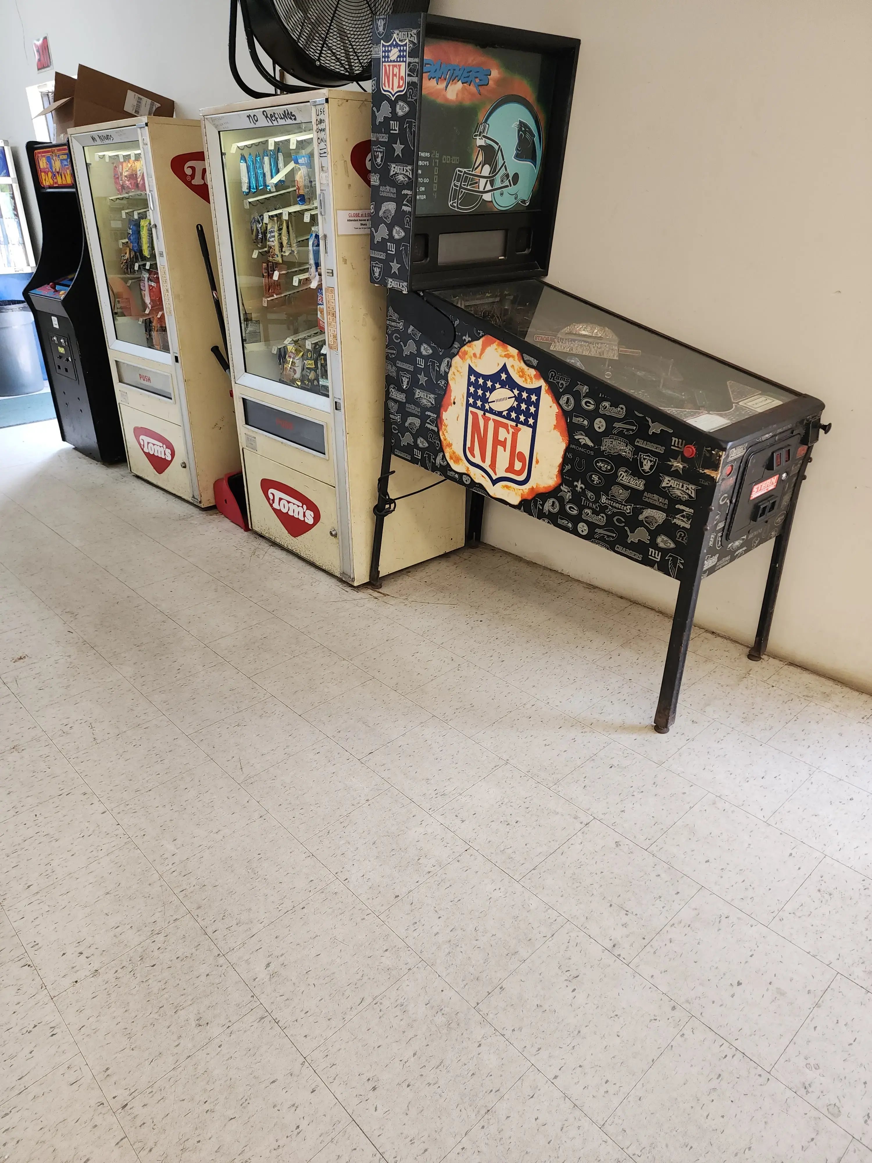 Gaston Avenue Laundromat thumbnail 15