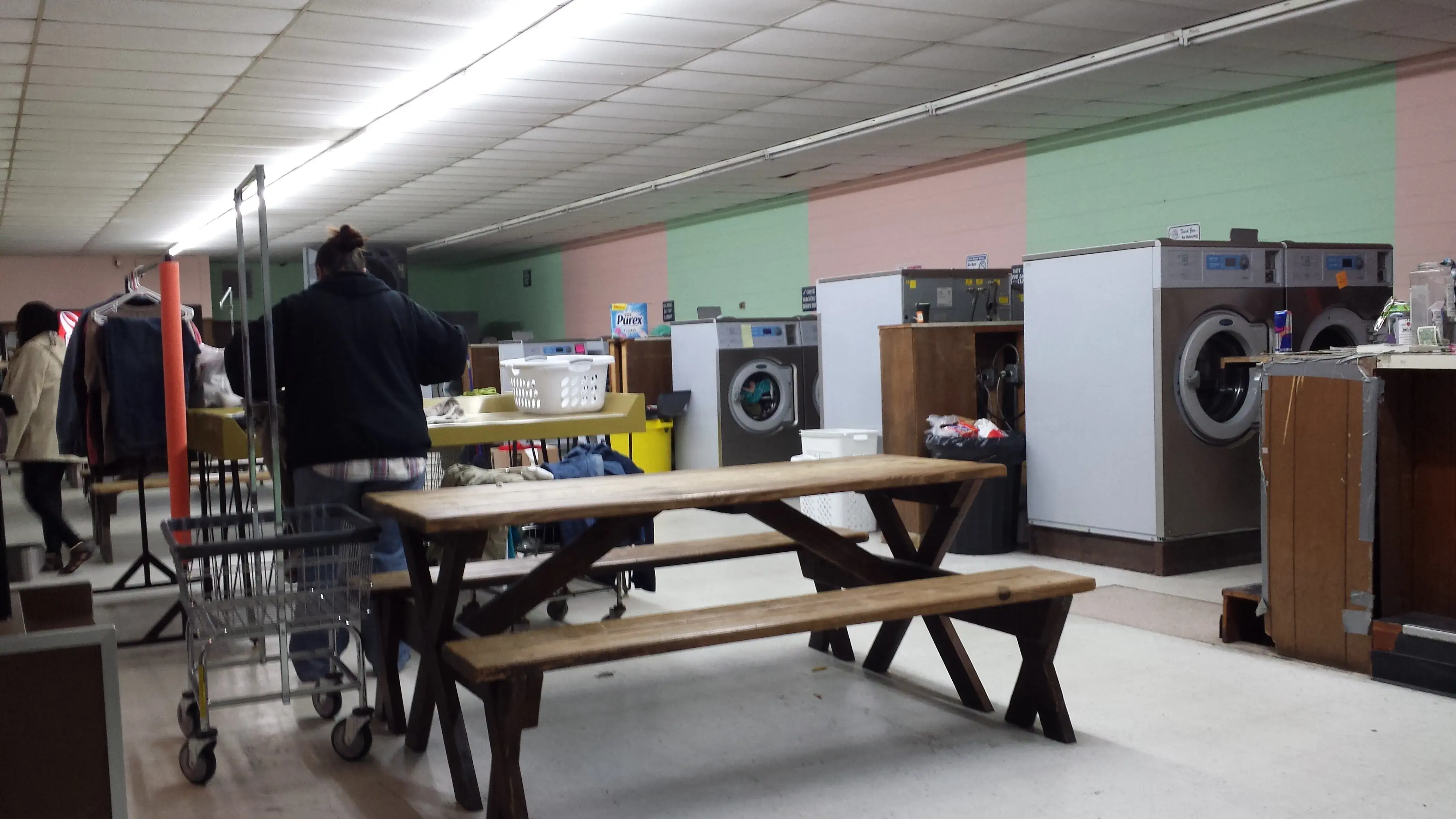 Gateway Laundromat - Image 15