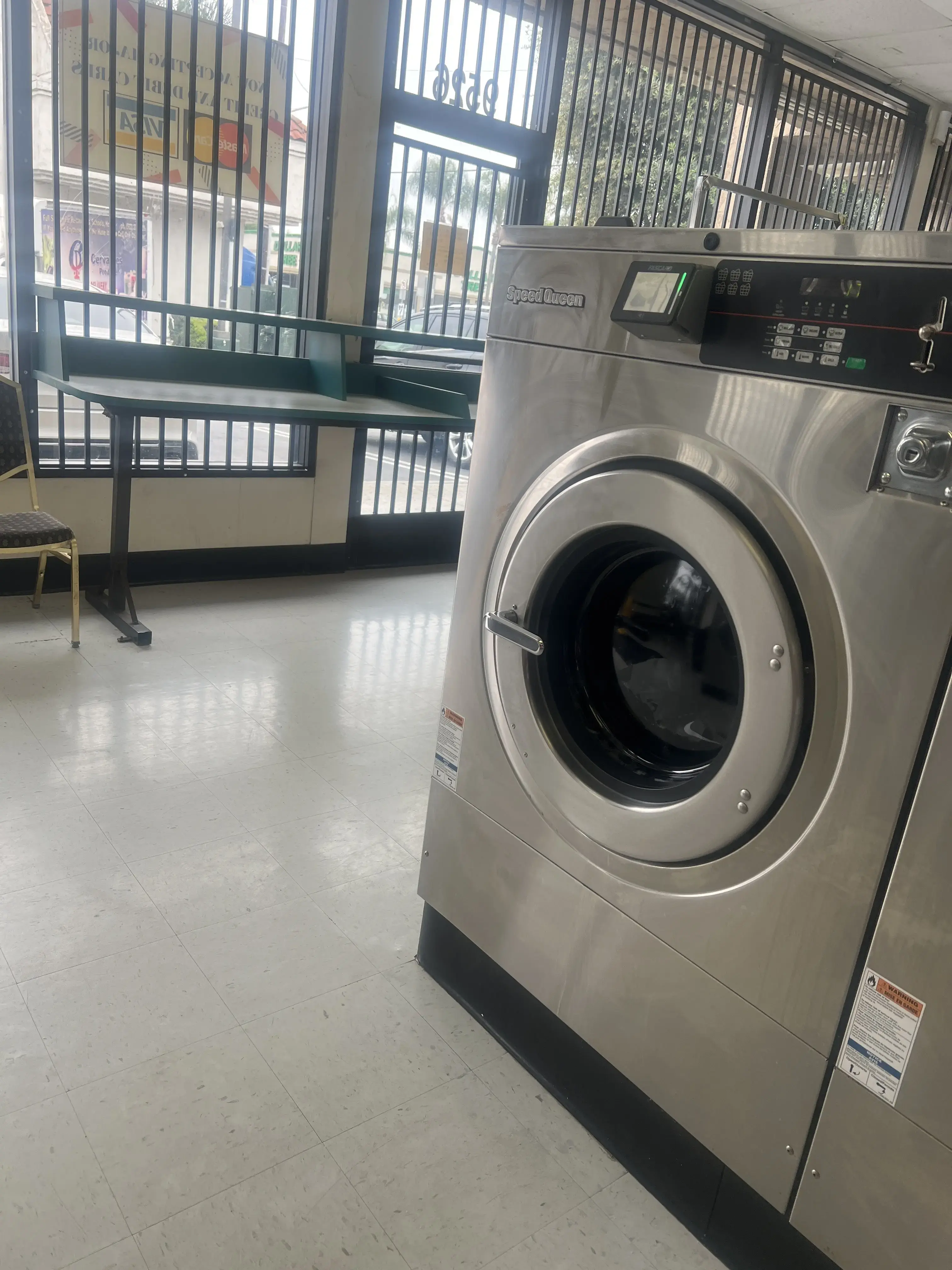 Gateway Laundromat thumbnail 16