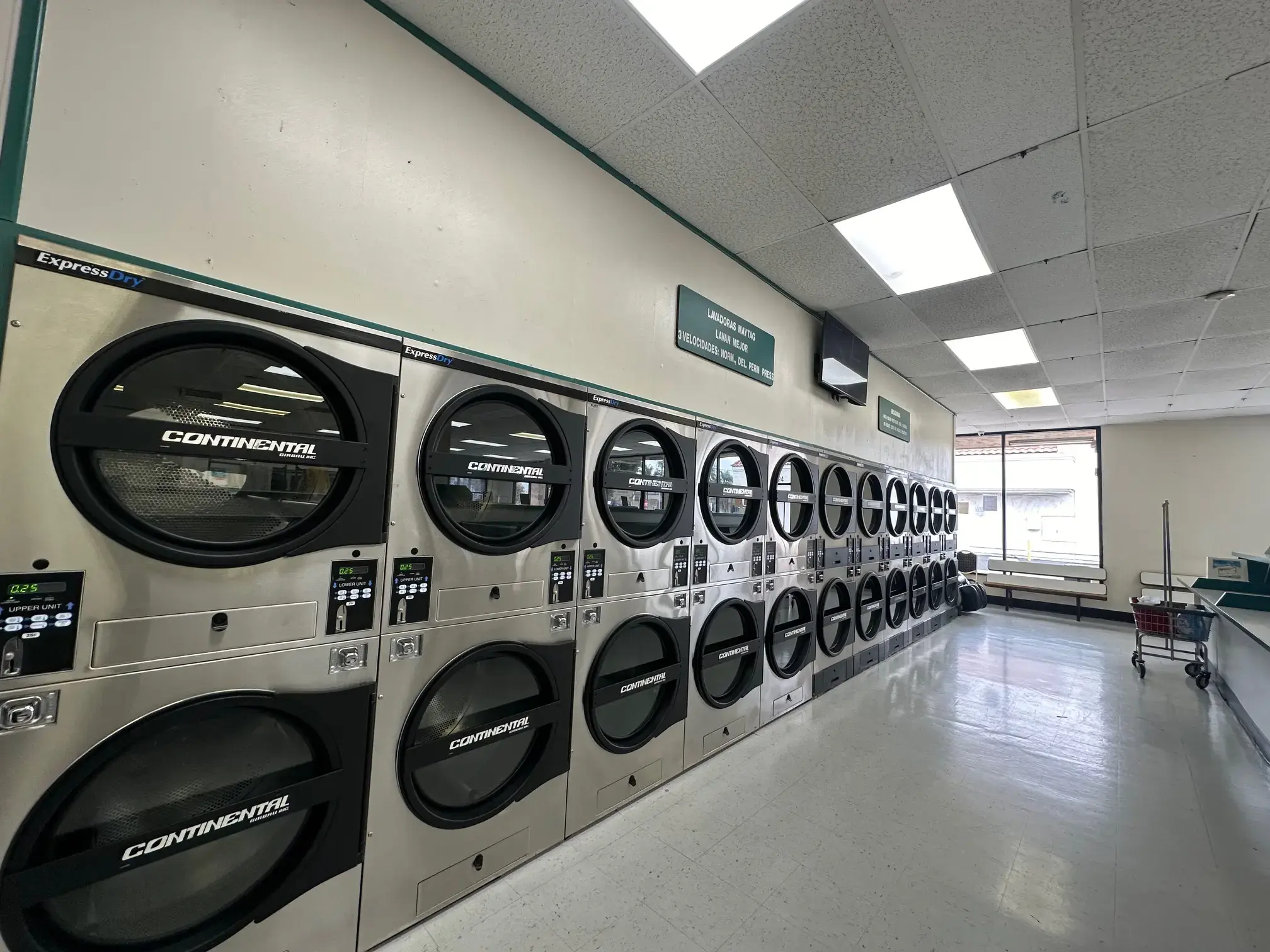 Gateway Laundromat - Image 9