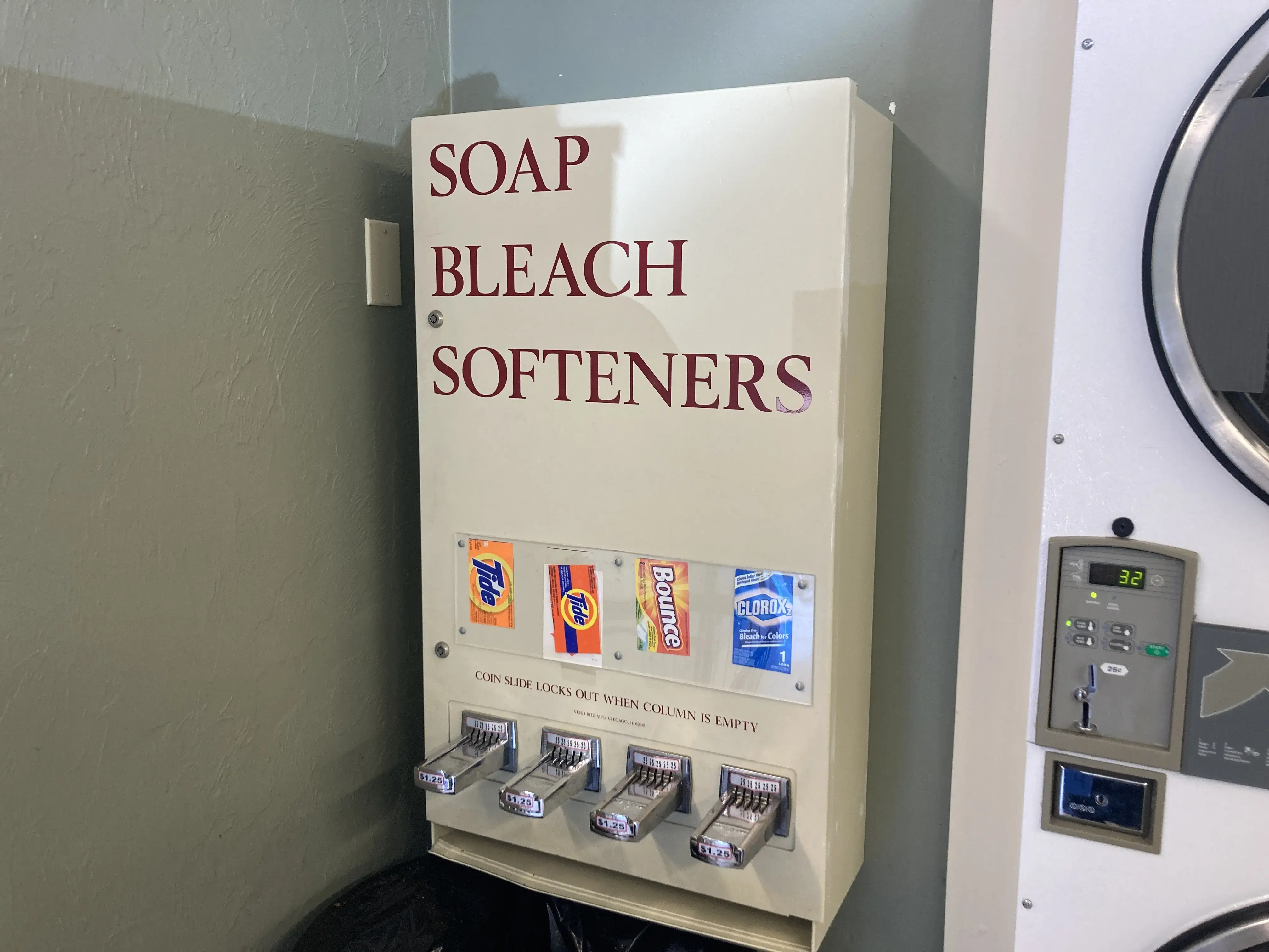 Gateway Laundromat - Image 13