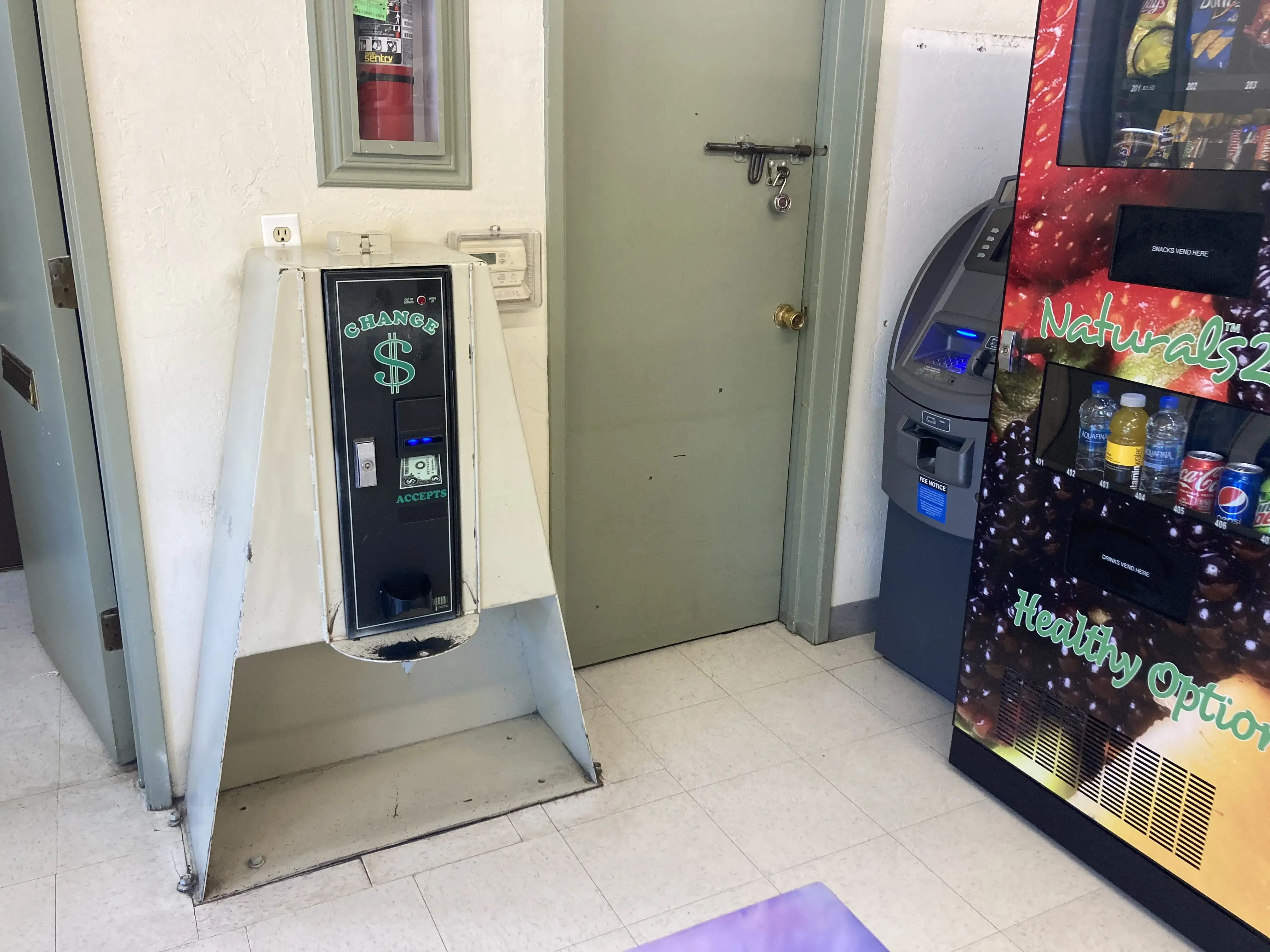 Gateway Laundromat - Image 8