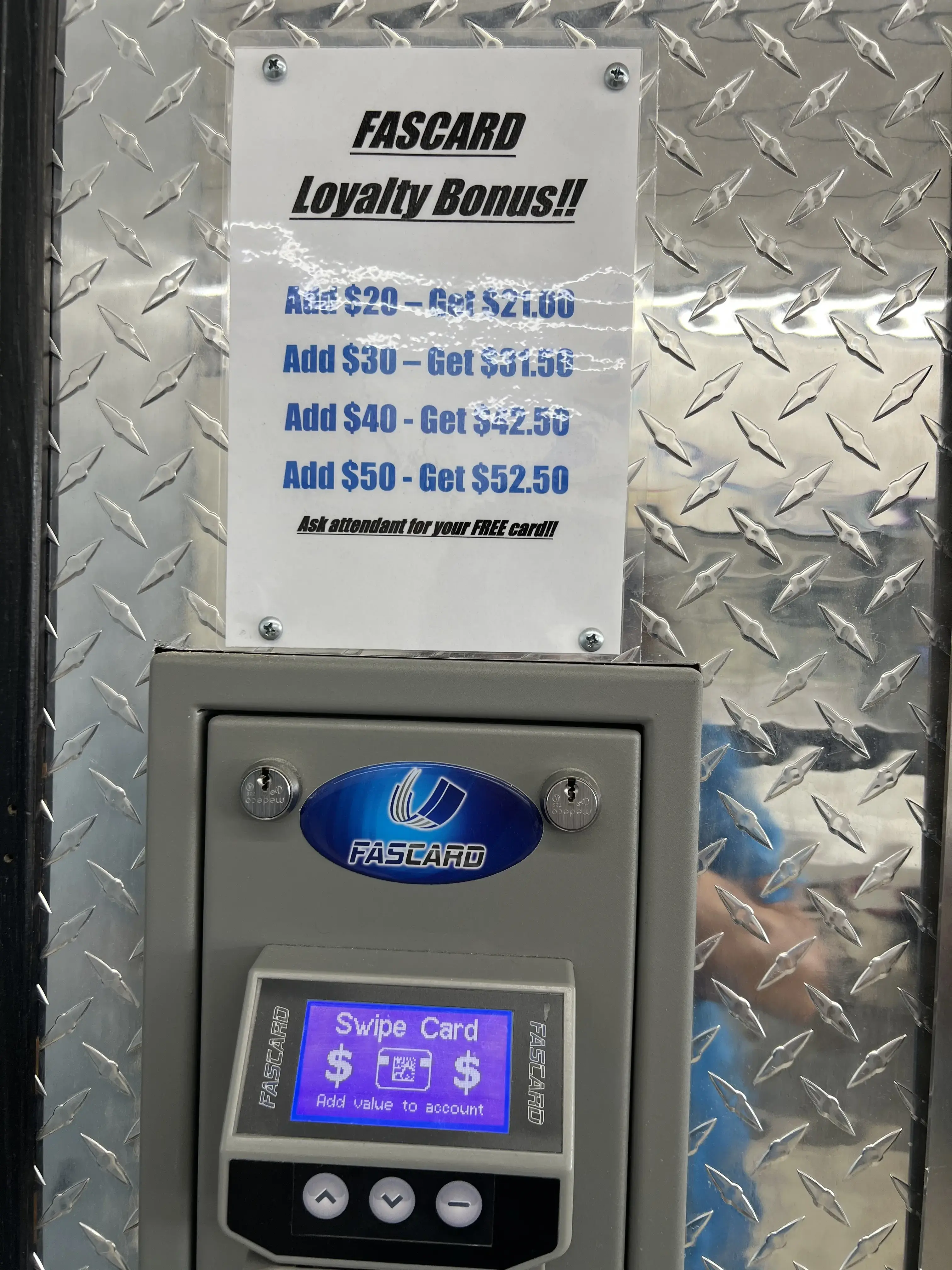 Gault's Plaza Dry Cleaners & Laundromat thumbnail 18