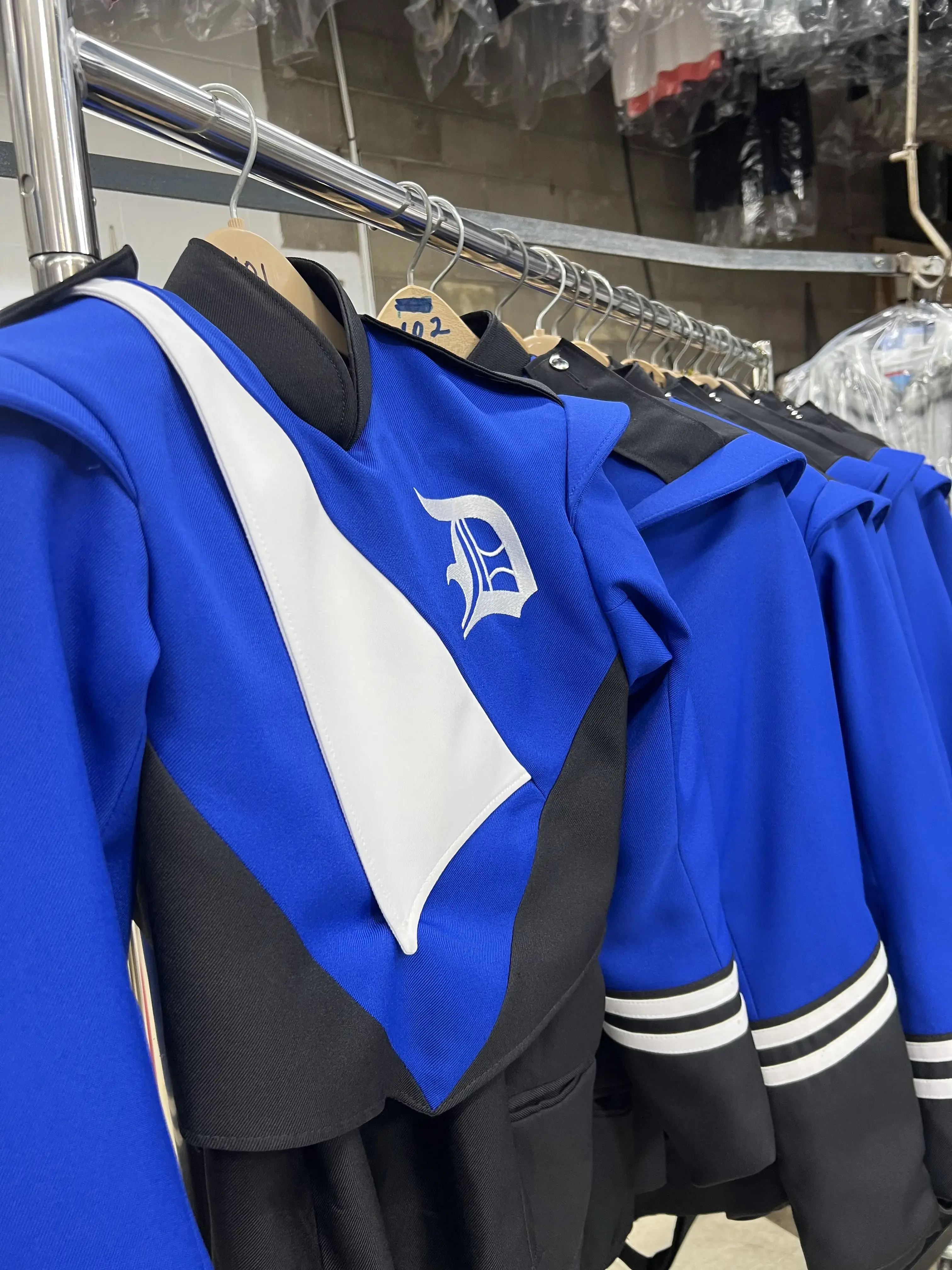 Gault's Plaza Dry Cleaners & Laundromat thumbnail 16