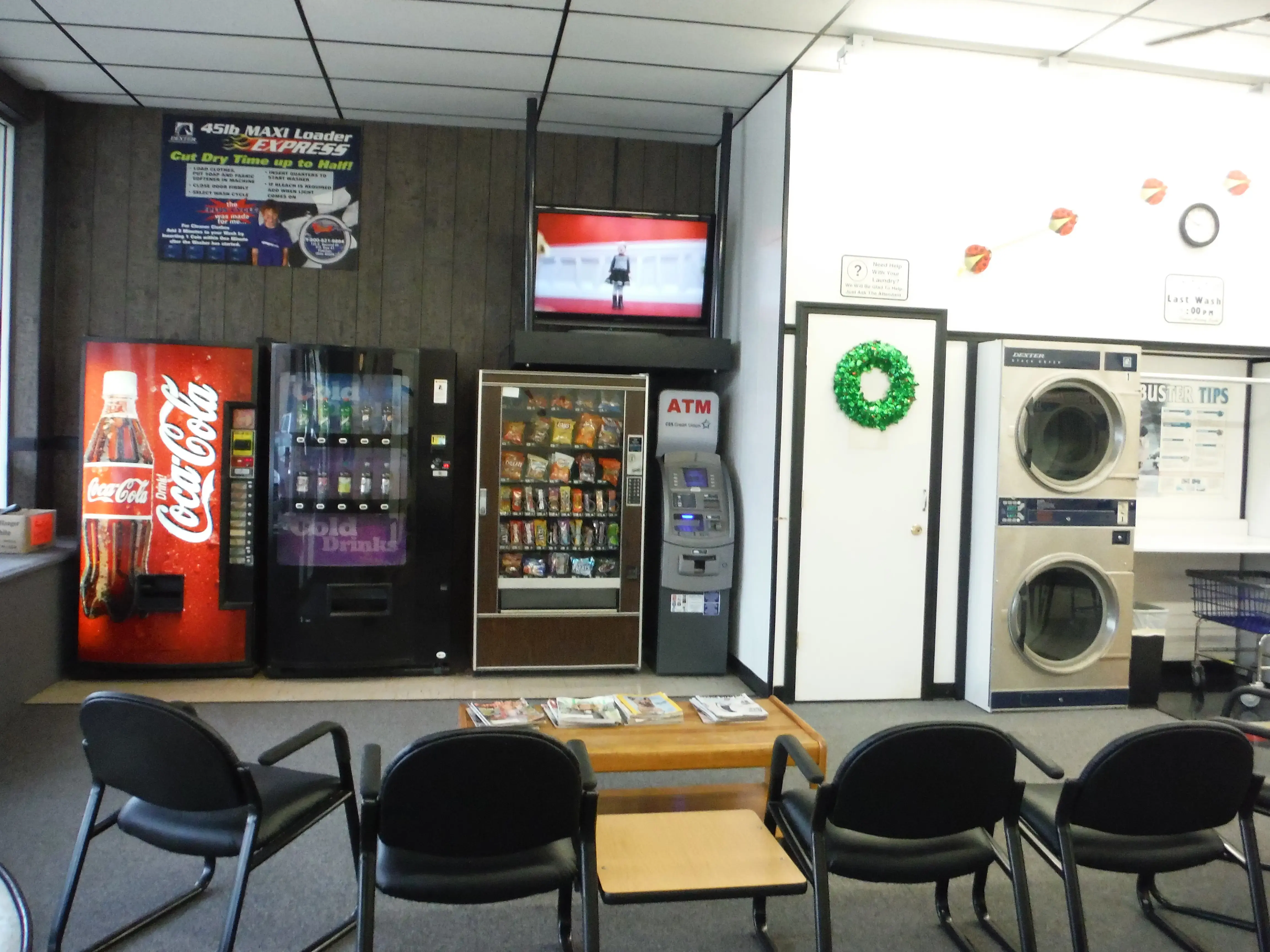 Gault's Plaza Dry Cleaners & Laundromat thumbnail 7