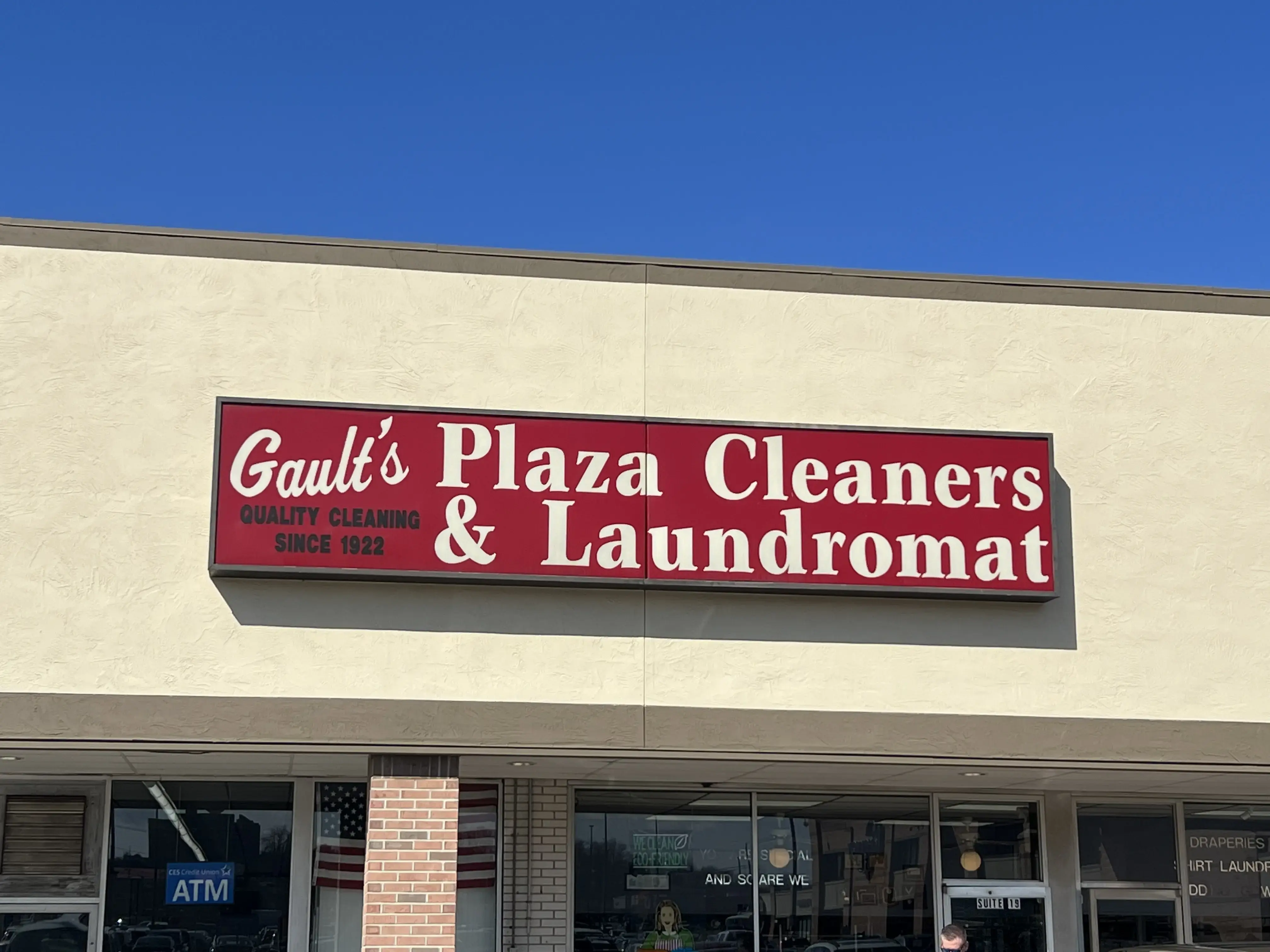 Gault's Plaza Dry Cleaners & Laundromat thumbnail 4