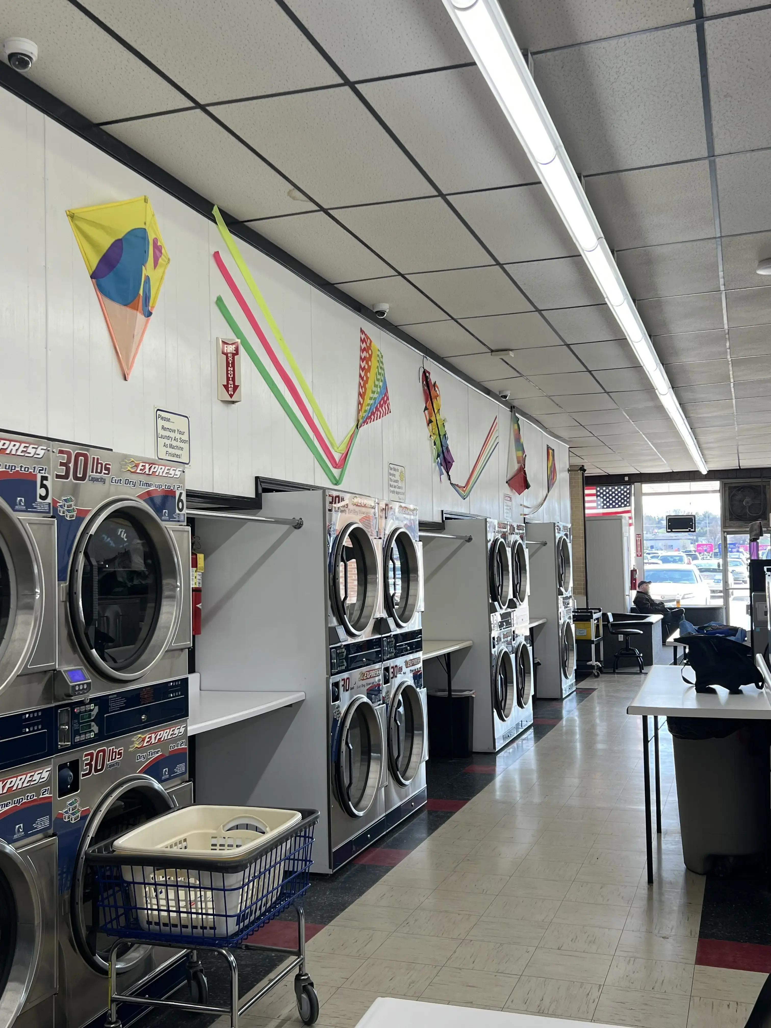 Gault's Plaza Dry Cleaners & Laundromat - Image 3