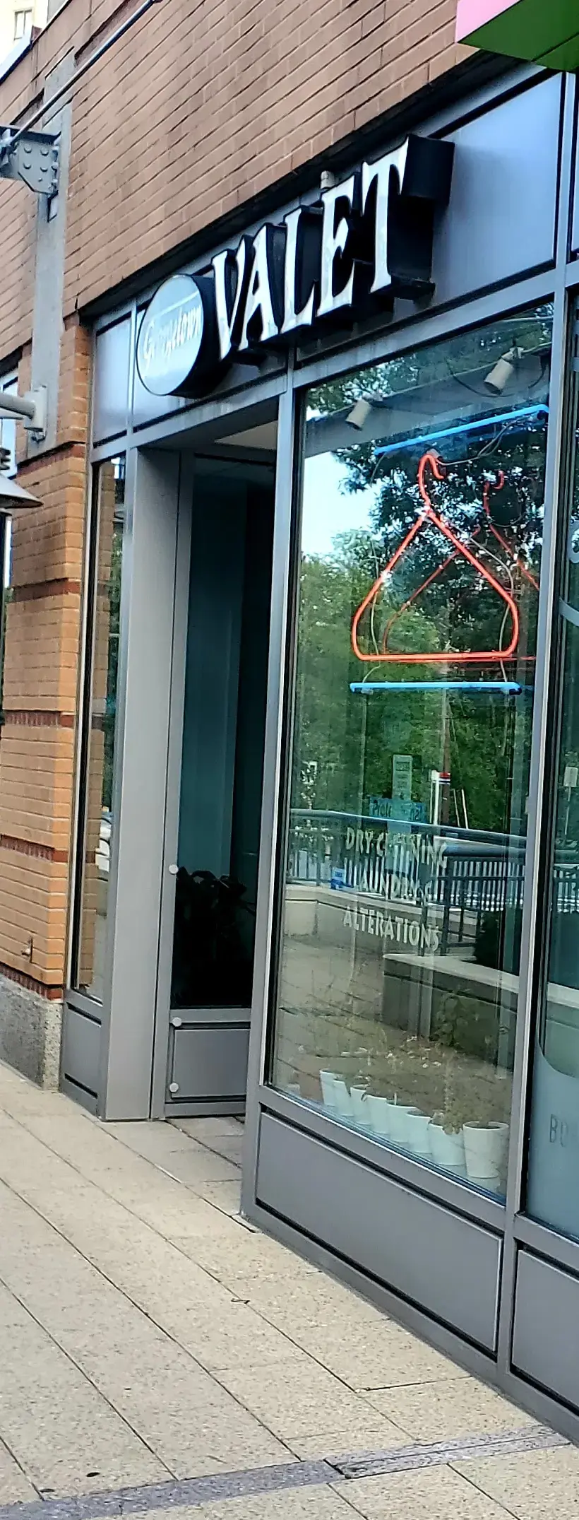 Georgetown Valet thumbnail 3