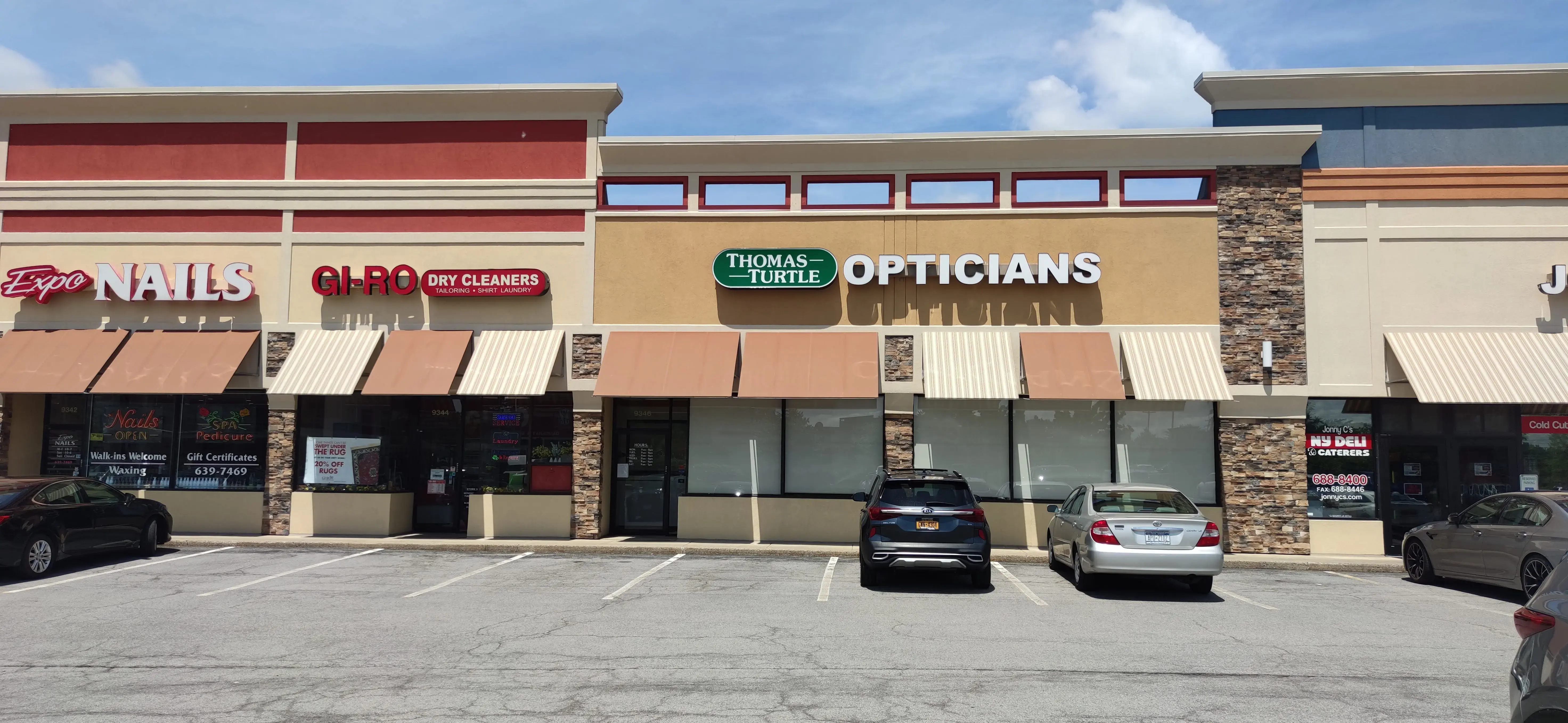 GI-RO Dry Cleaners - Image 10