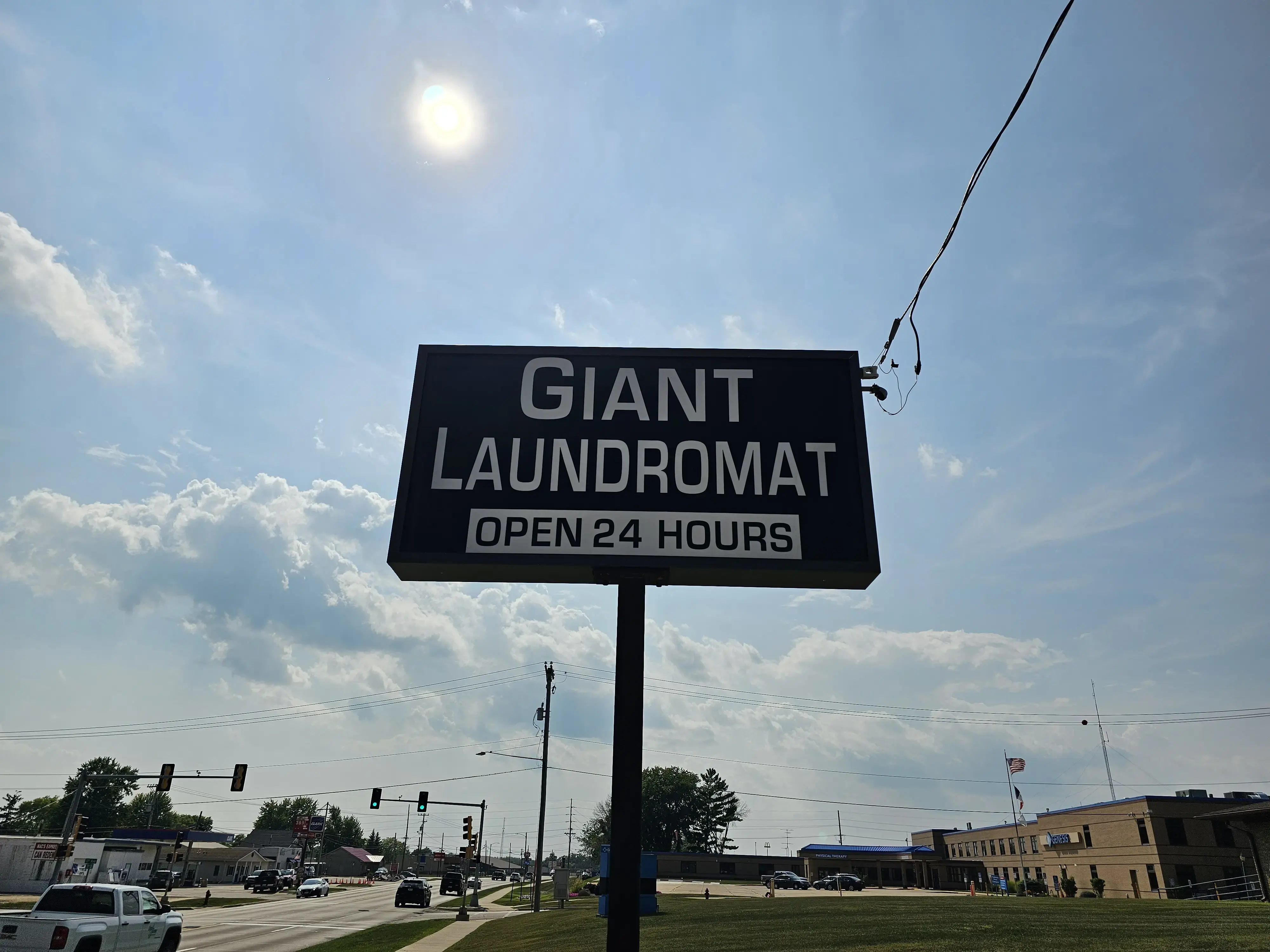Giant Laundromat thumbnail 8
