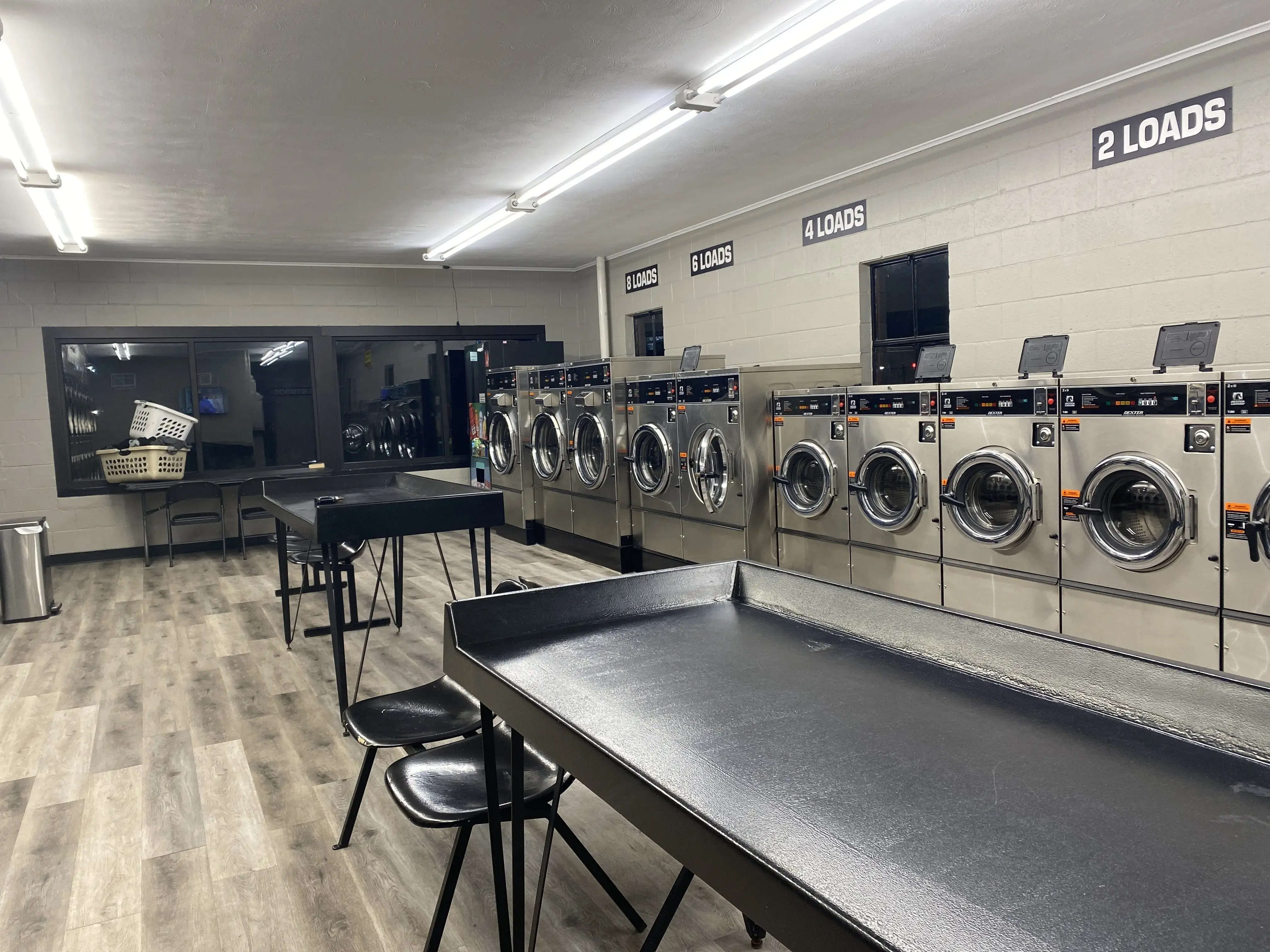 Giant Laundromat thumbnail 7