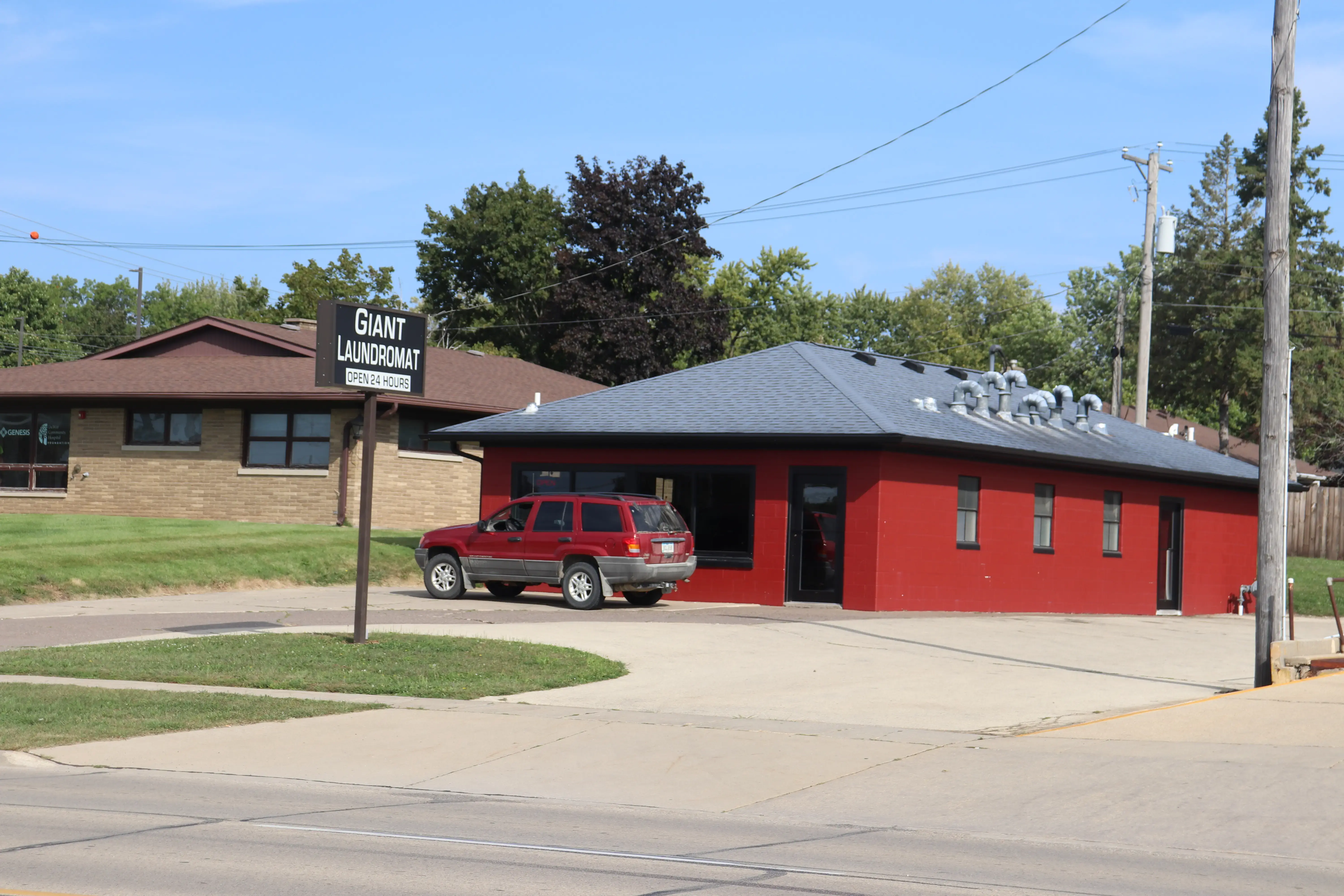 Giant Laundromat - Image 4