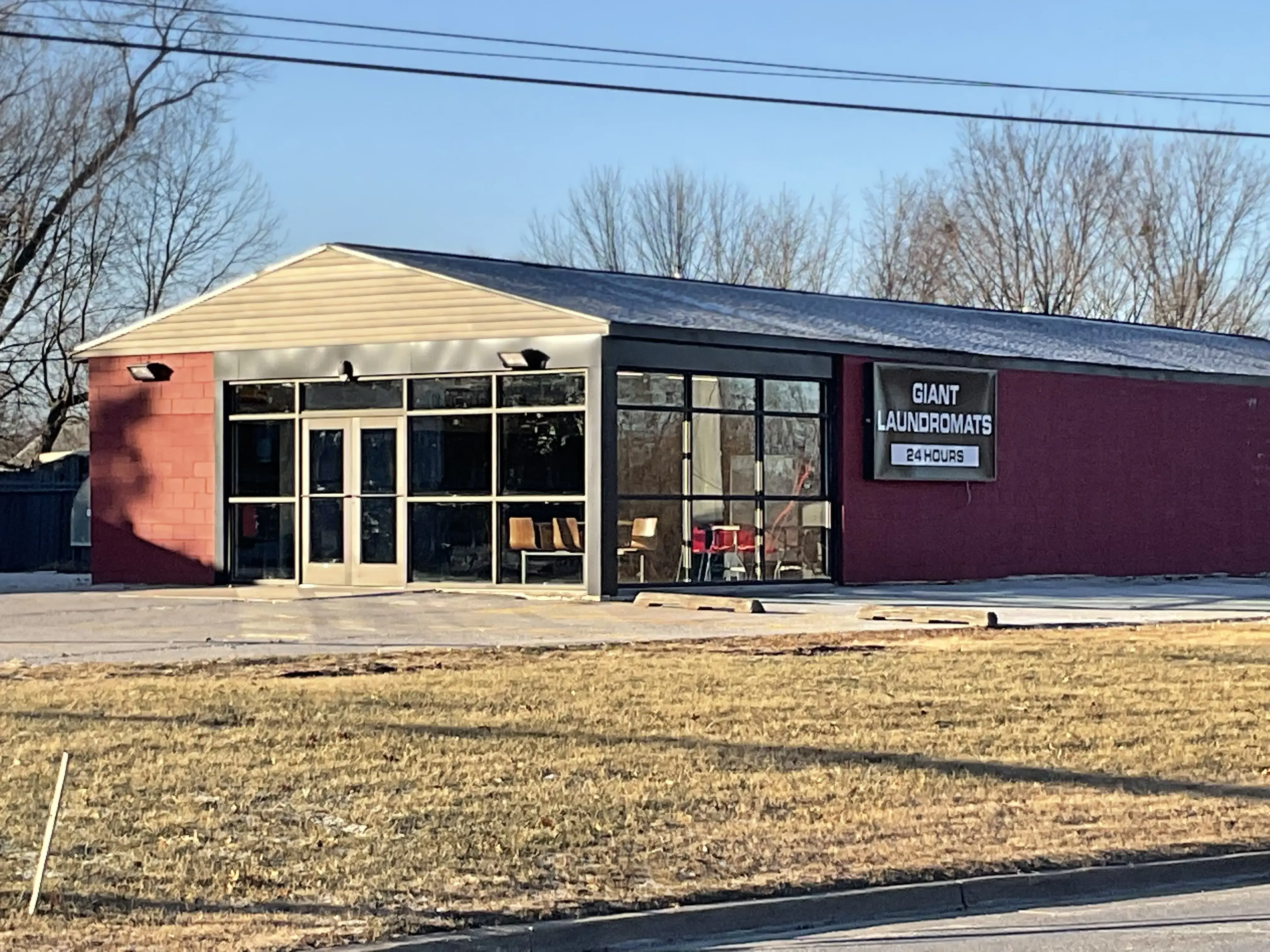 Giant Laundromats (Colona) thumbnail 5