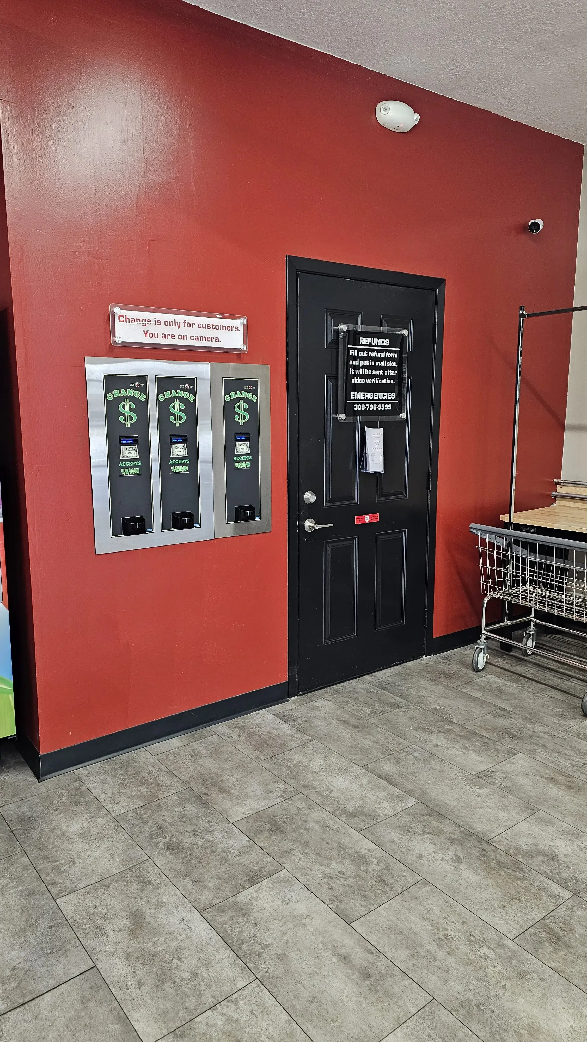Giant Laundromats (Colona) thumbnail 9