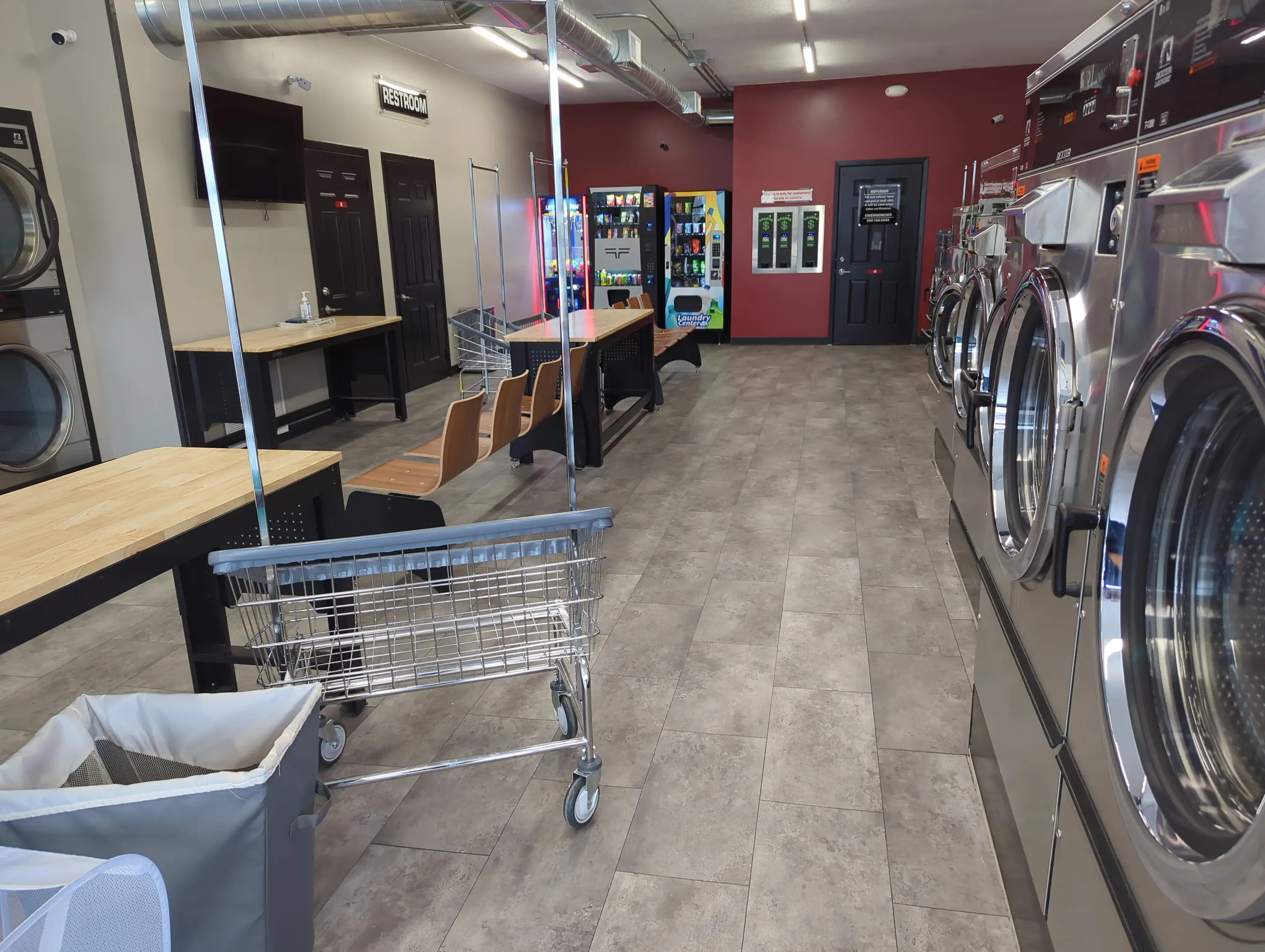 Giant Laundromats (Colona) thumbnail 19