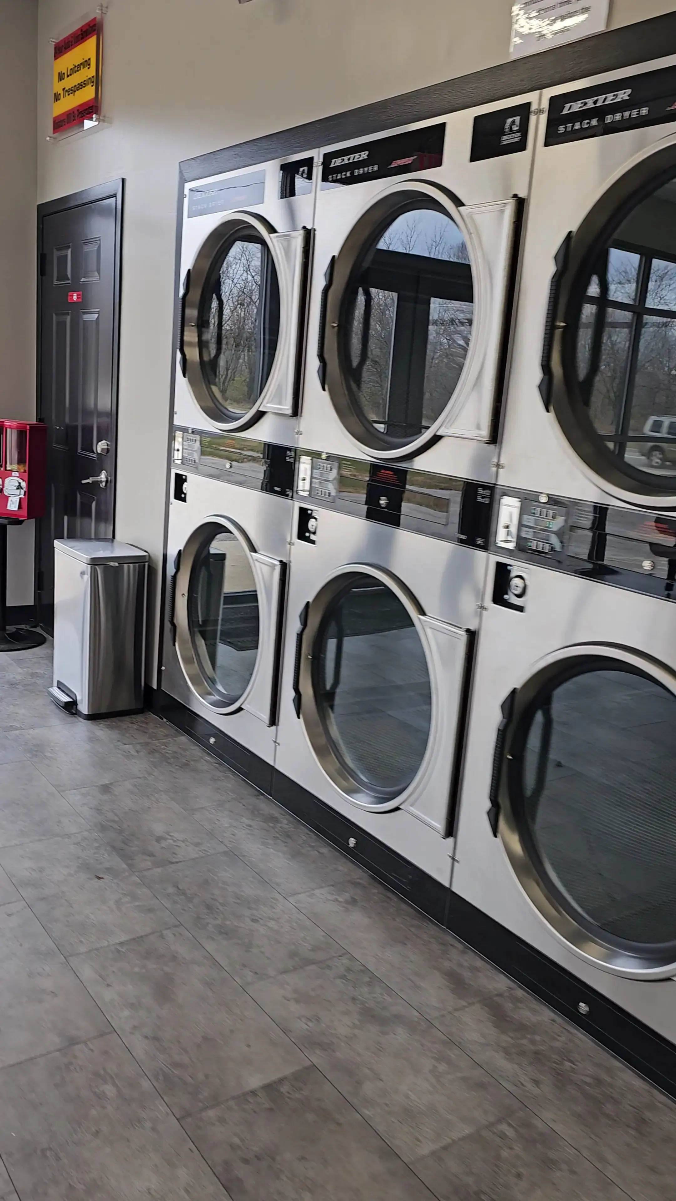Giant Laundromats (Colona) - Image 15