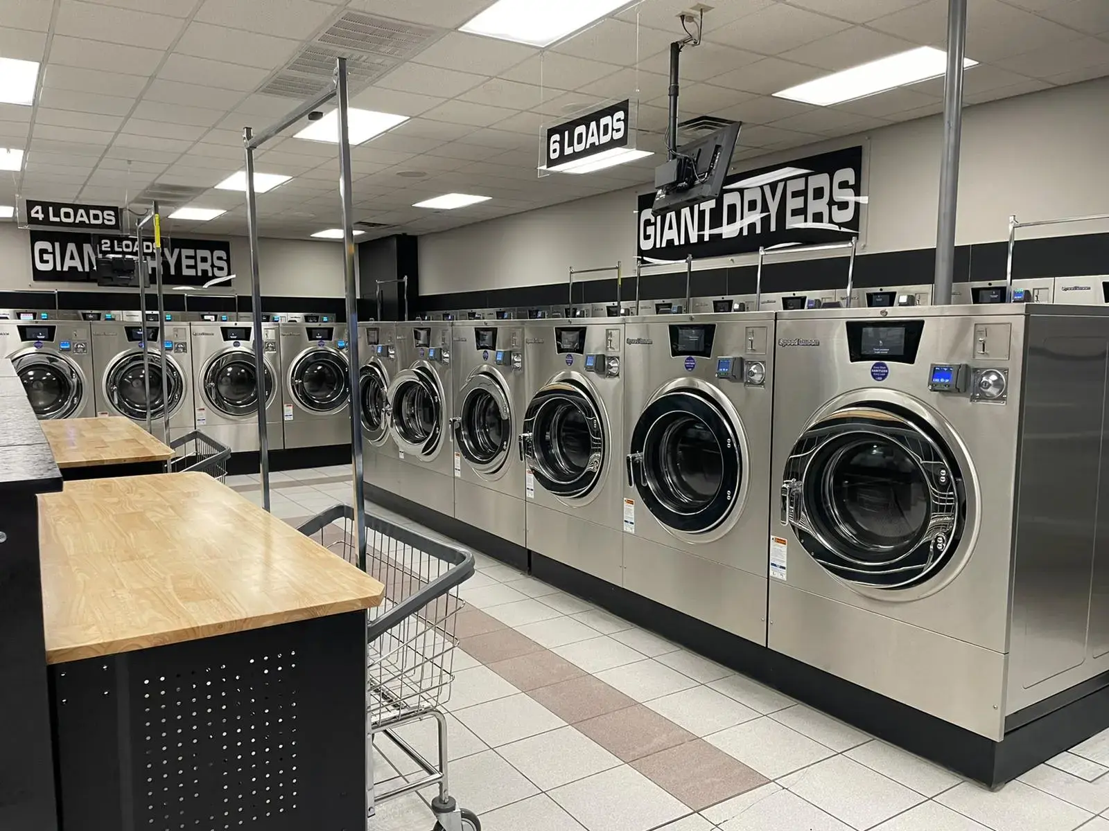 Giant Laundromats (Courtesy Cleaners) location