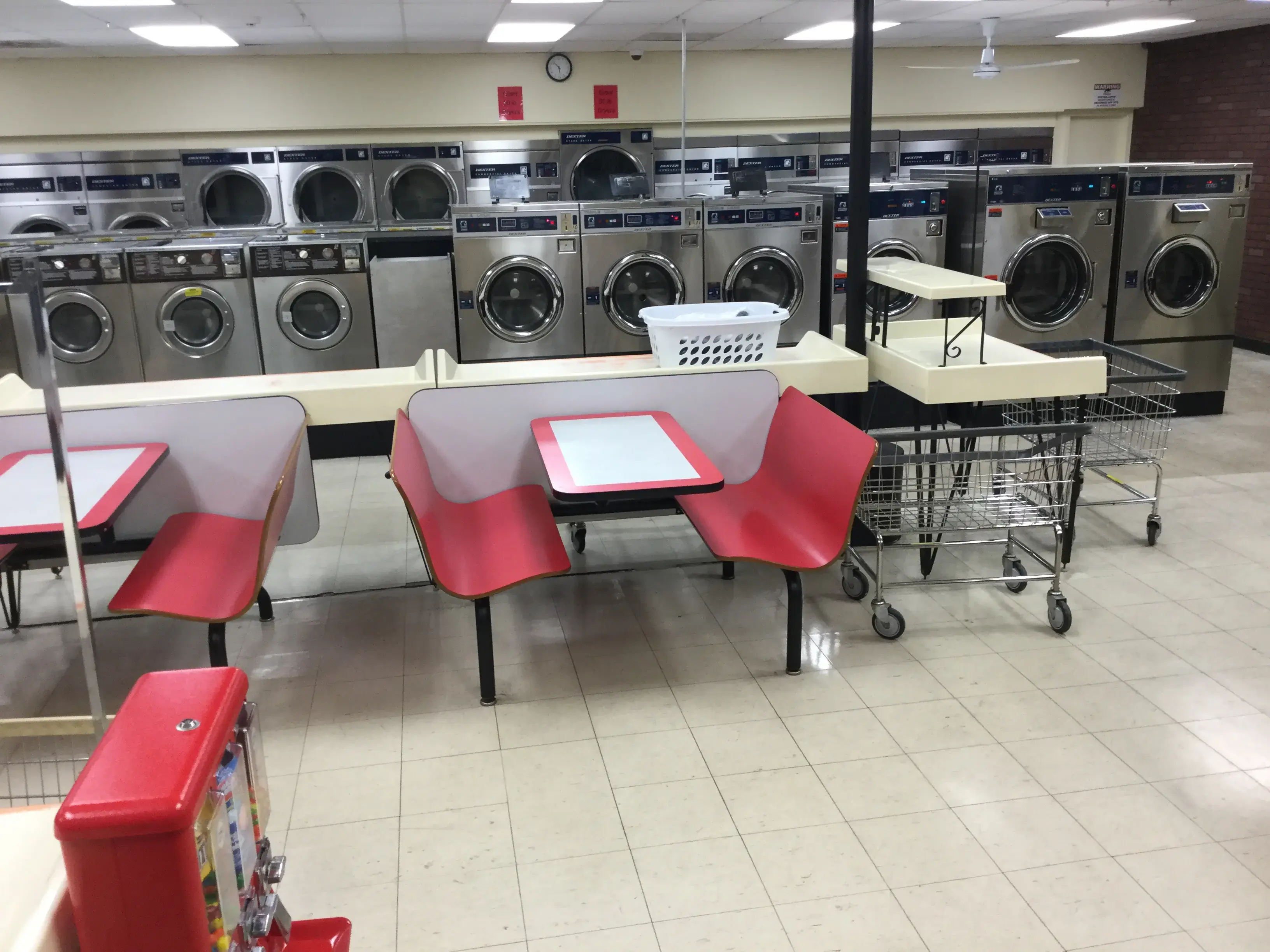 Giant Laundromats thumbnail 5