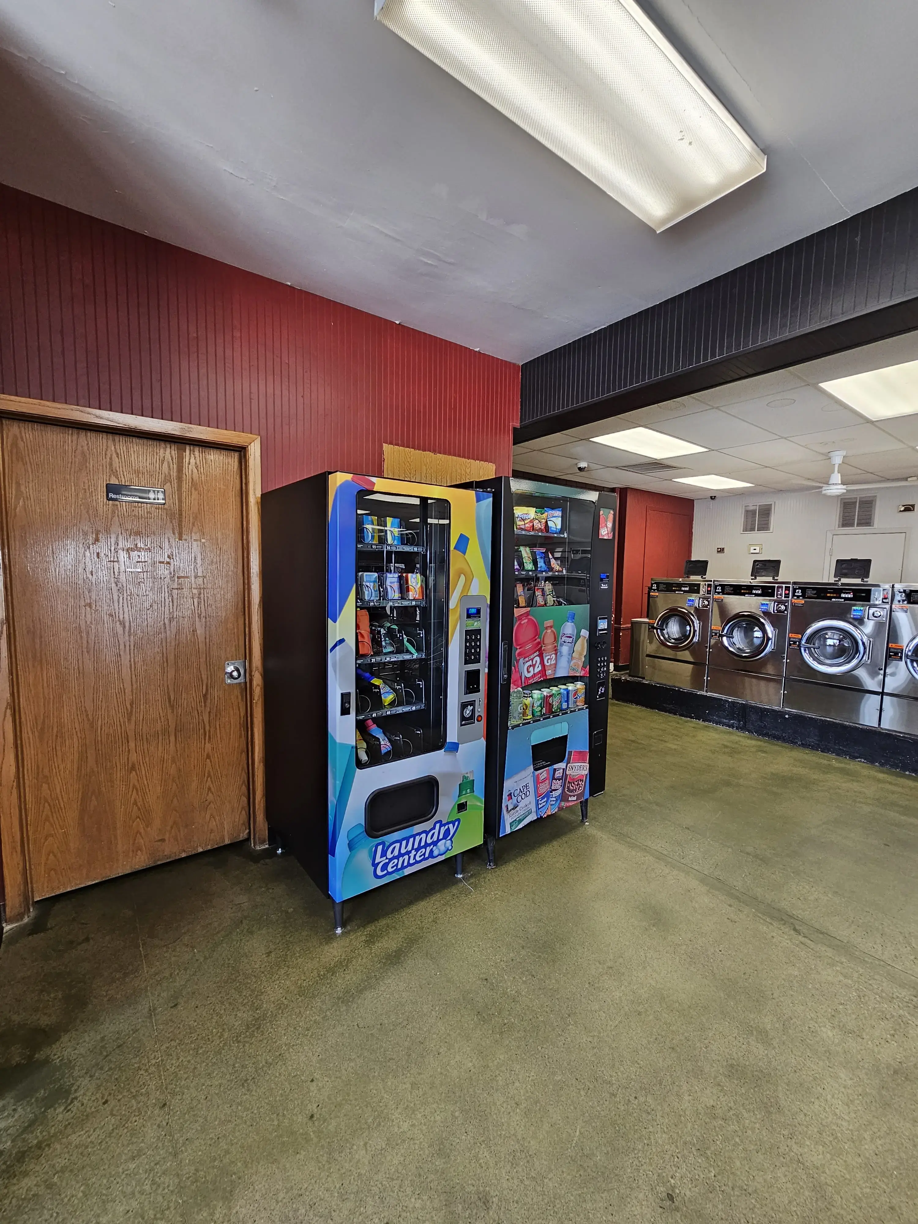 Giant Laundromats thumbnail 10