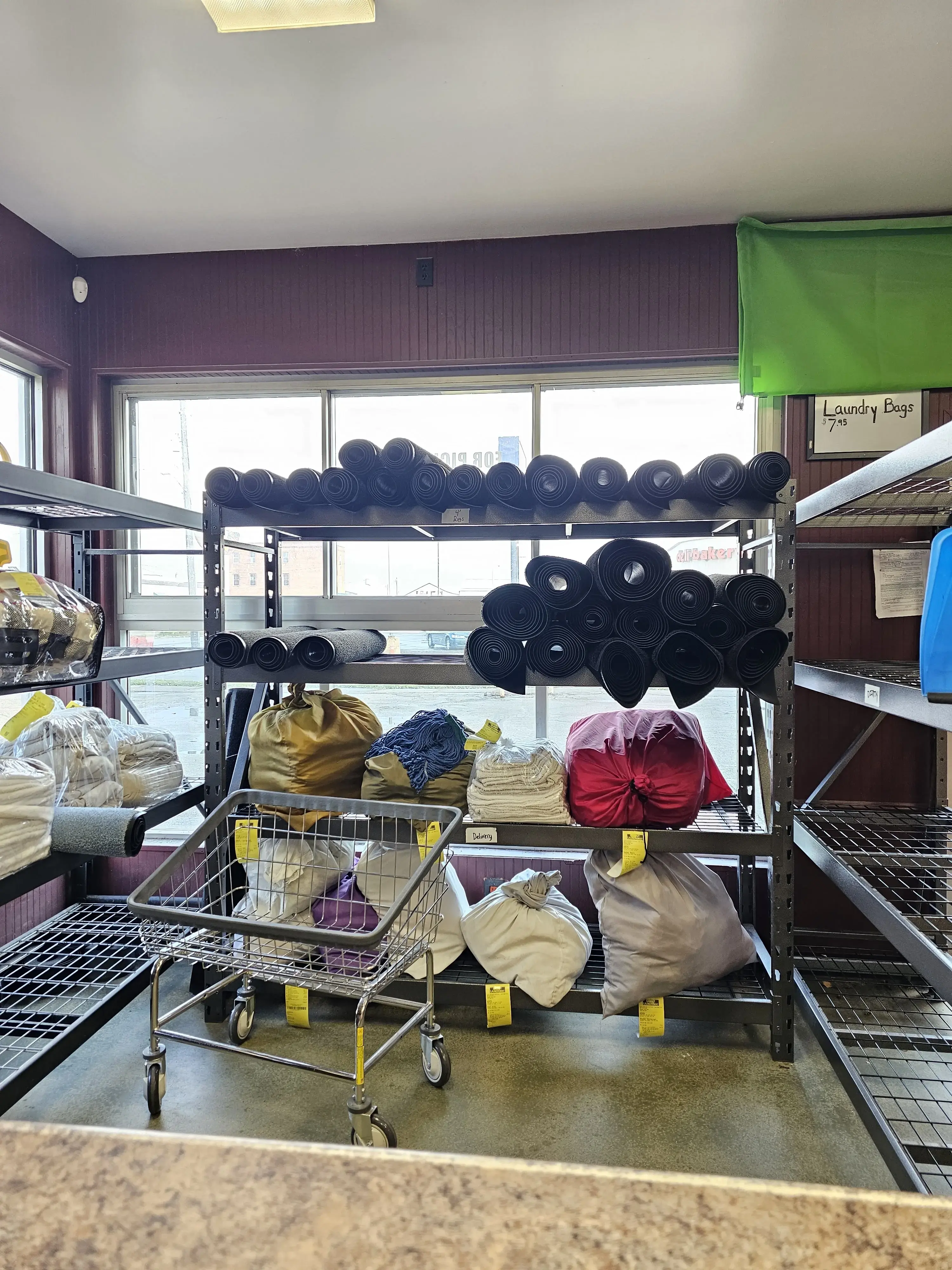 Giant Laundromats thumbnail 12