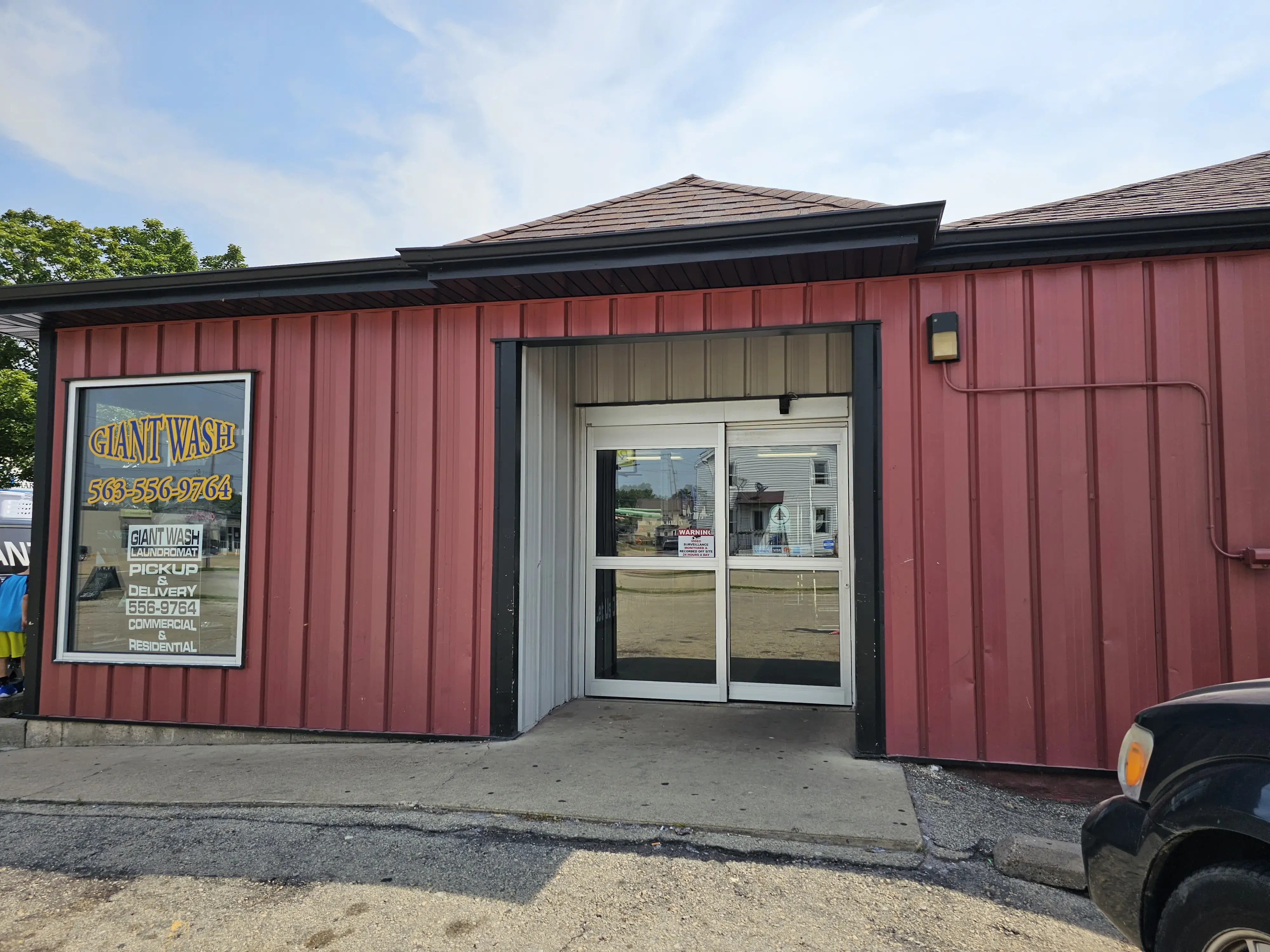 Giant Laundromats - Image 2