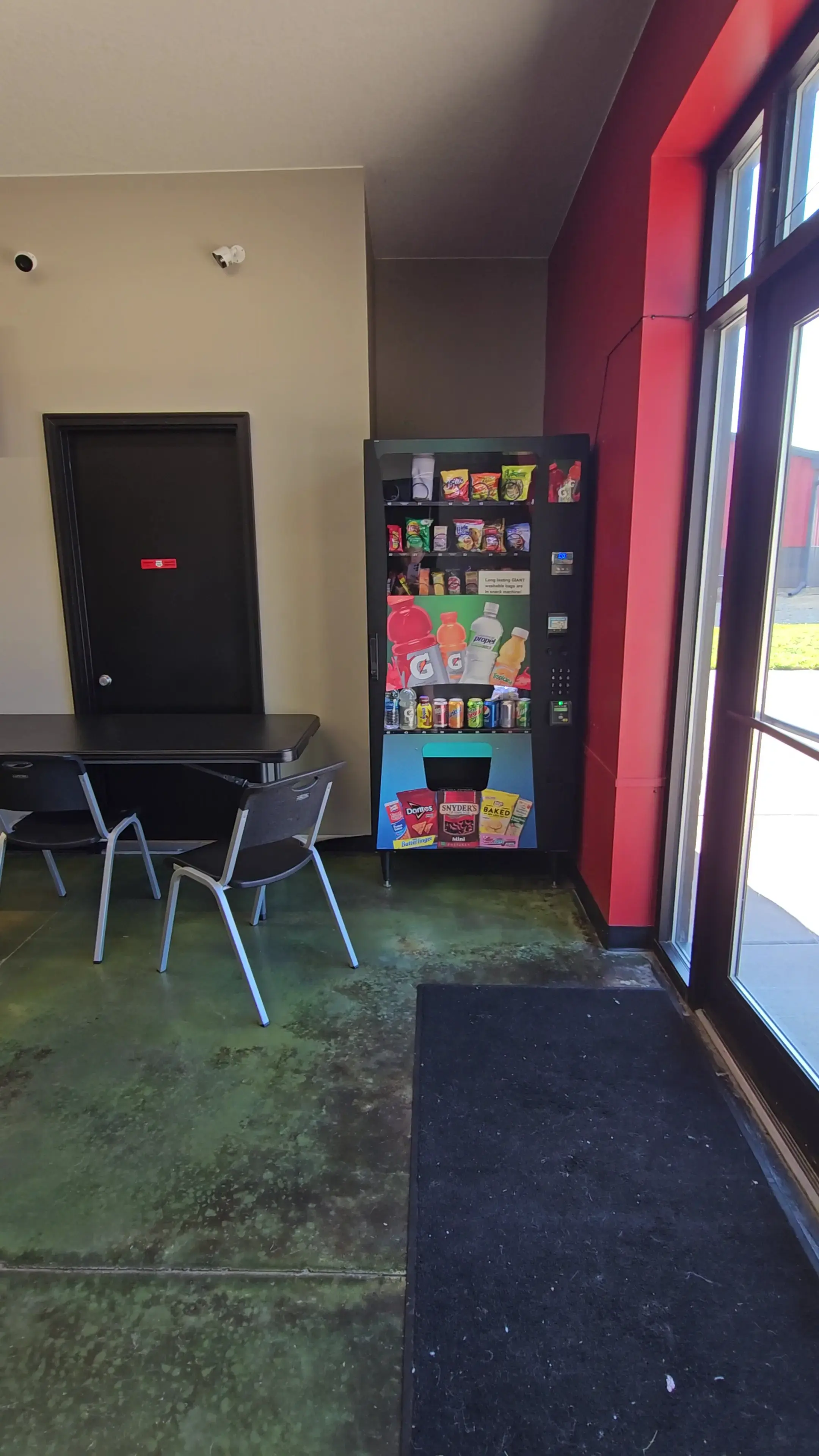 Giant Laundromats (Eldridge) thumbnail 6