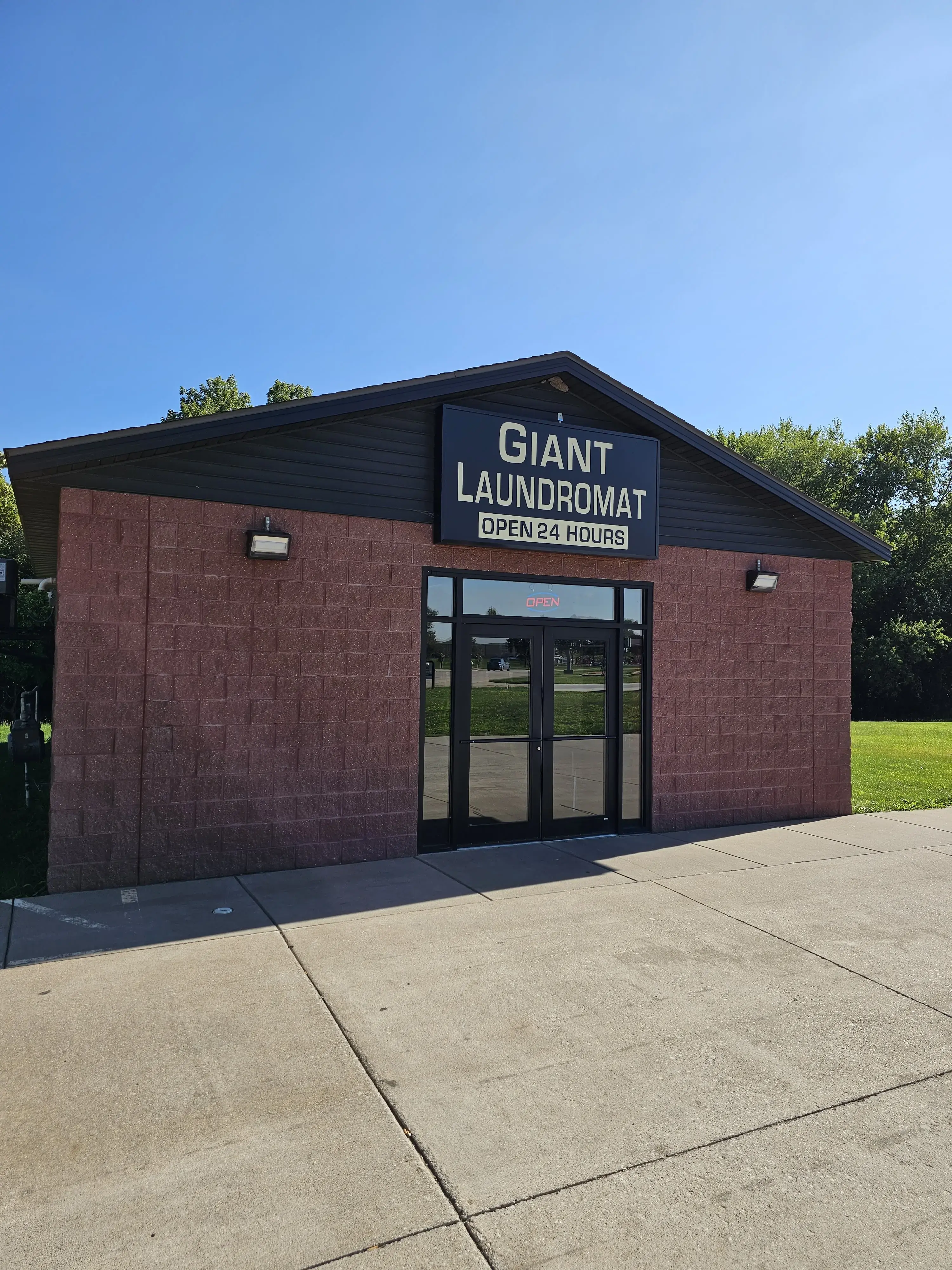 Giant Laundromats (Eldridge) - Image 10
