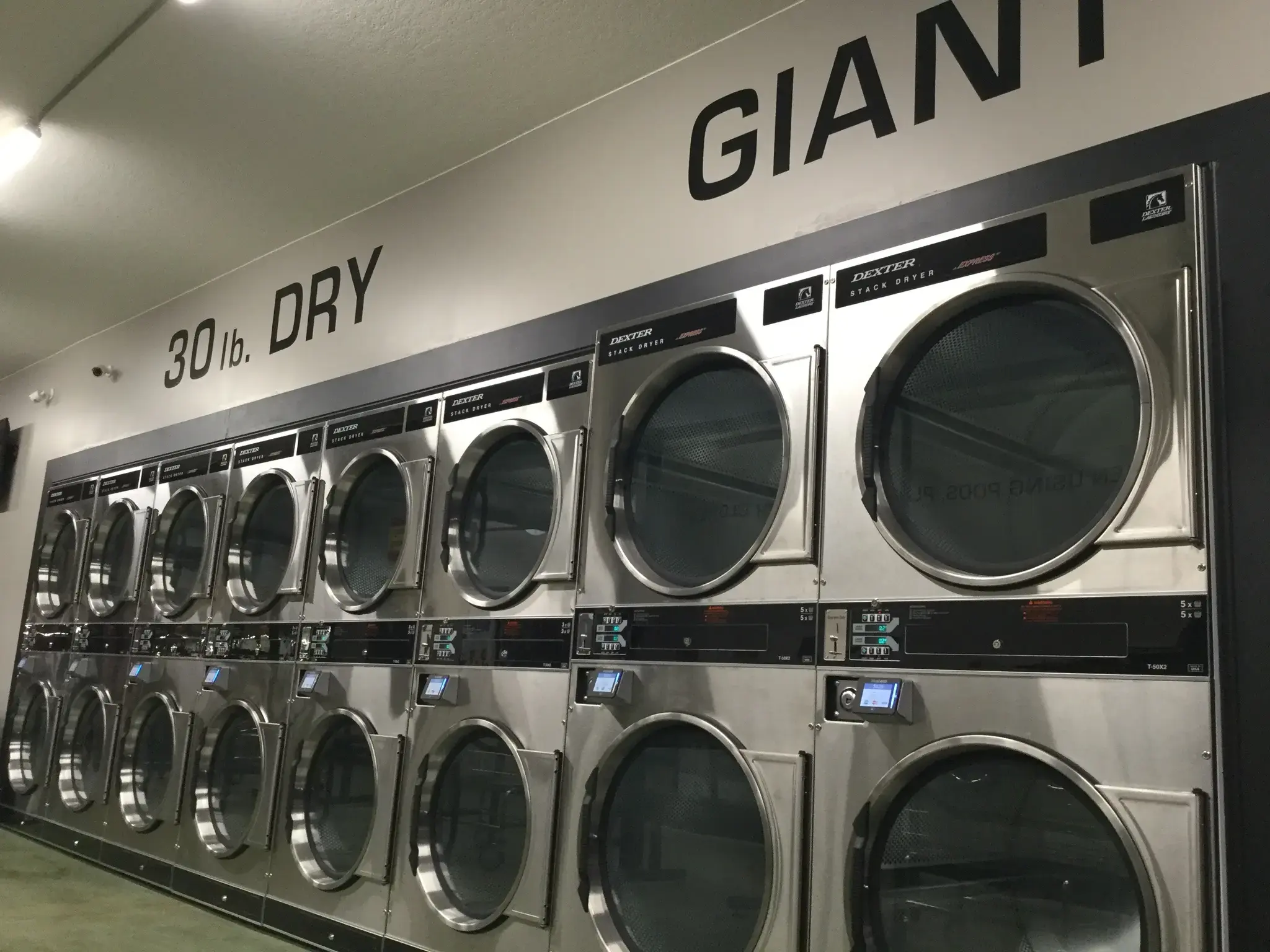 Giant Laundromats (Giant Laundromat) - Image 1