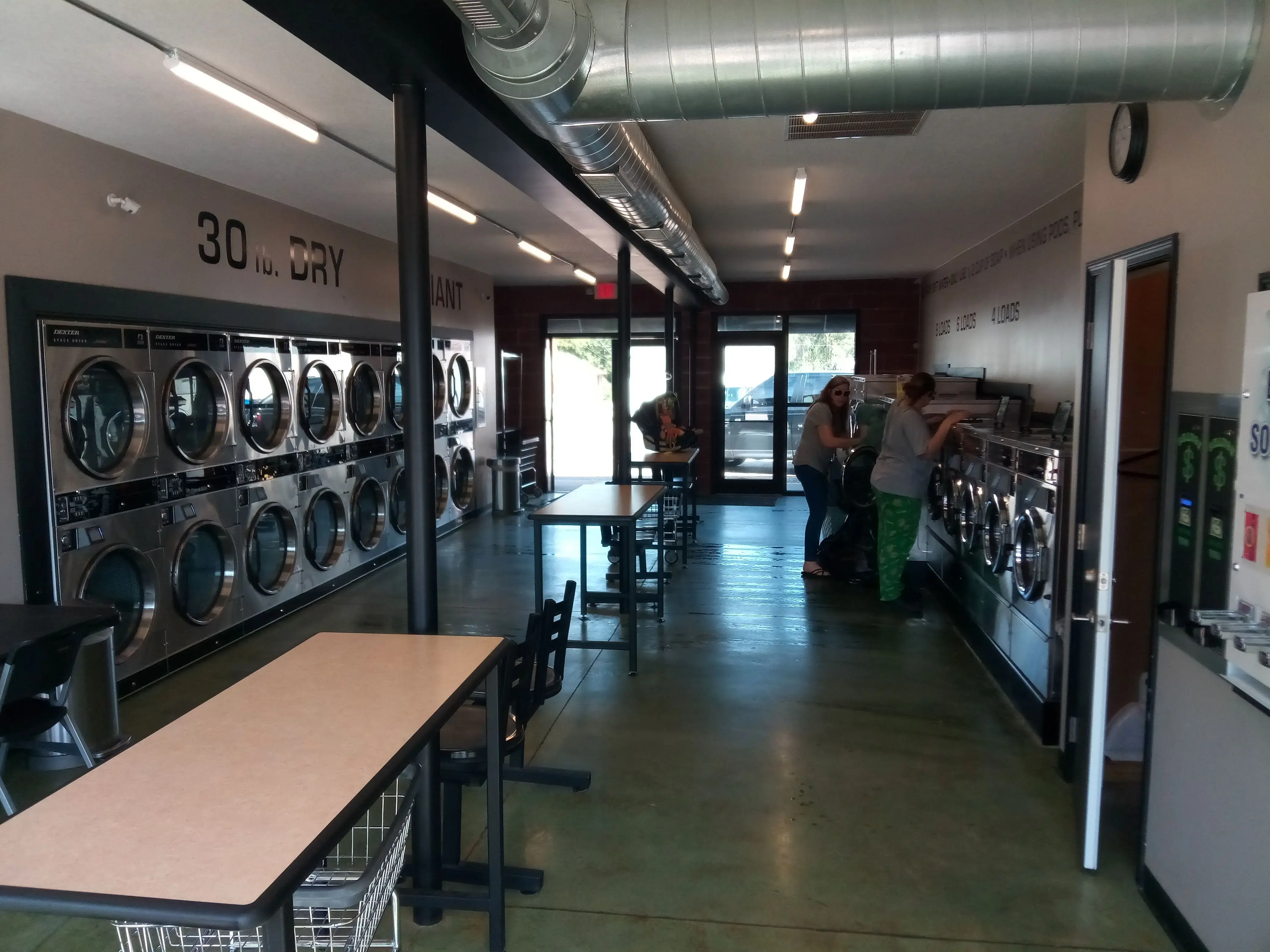 Giant Laundromats (Giant Laundromat) - Image 11