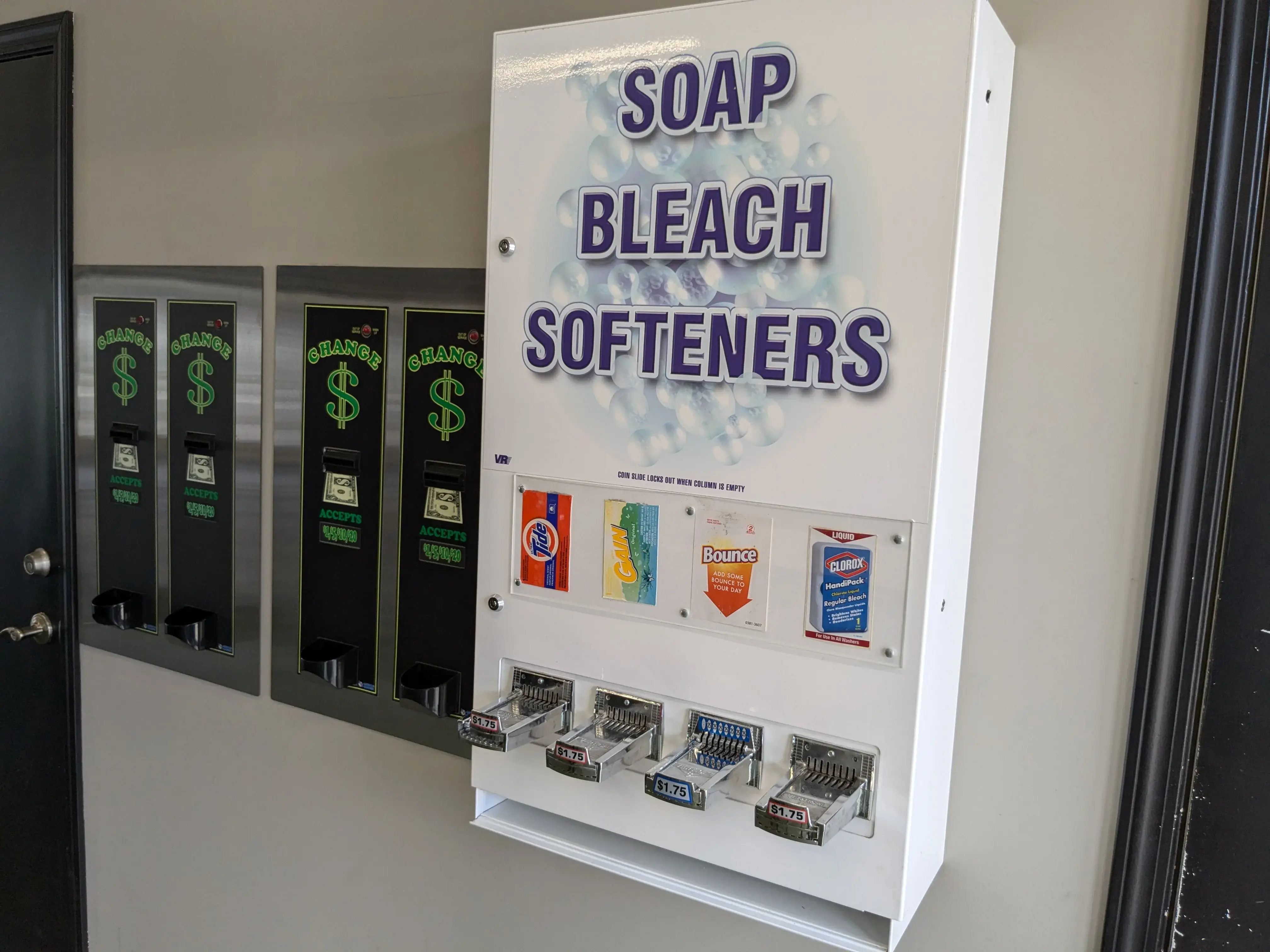 Giant Laundromats (Giant Laundromat) - Image 6