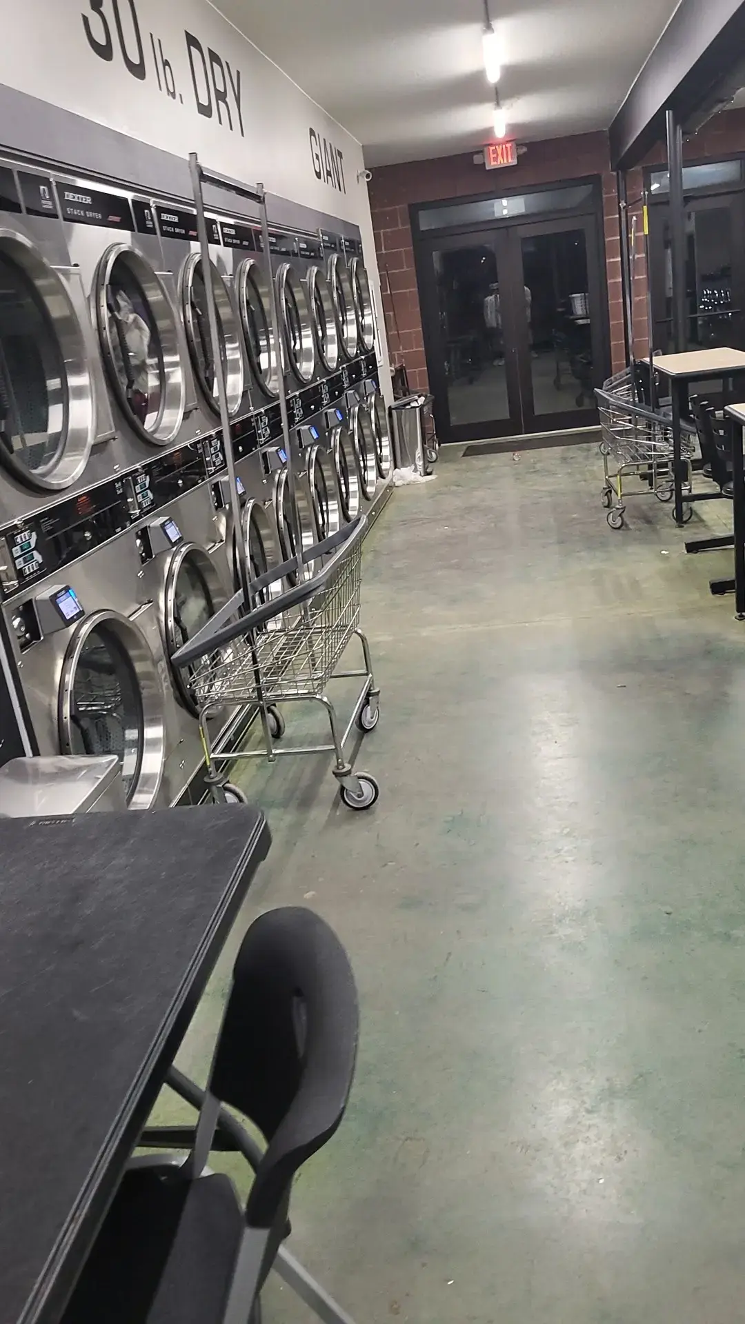 Giant Laundromats (Giant Laundromat) thumbnail 14