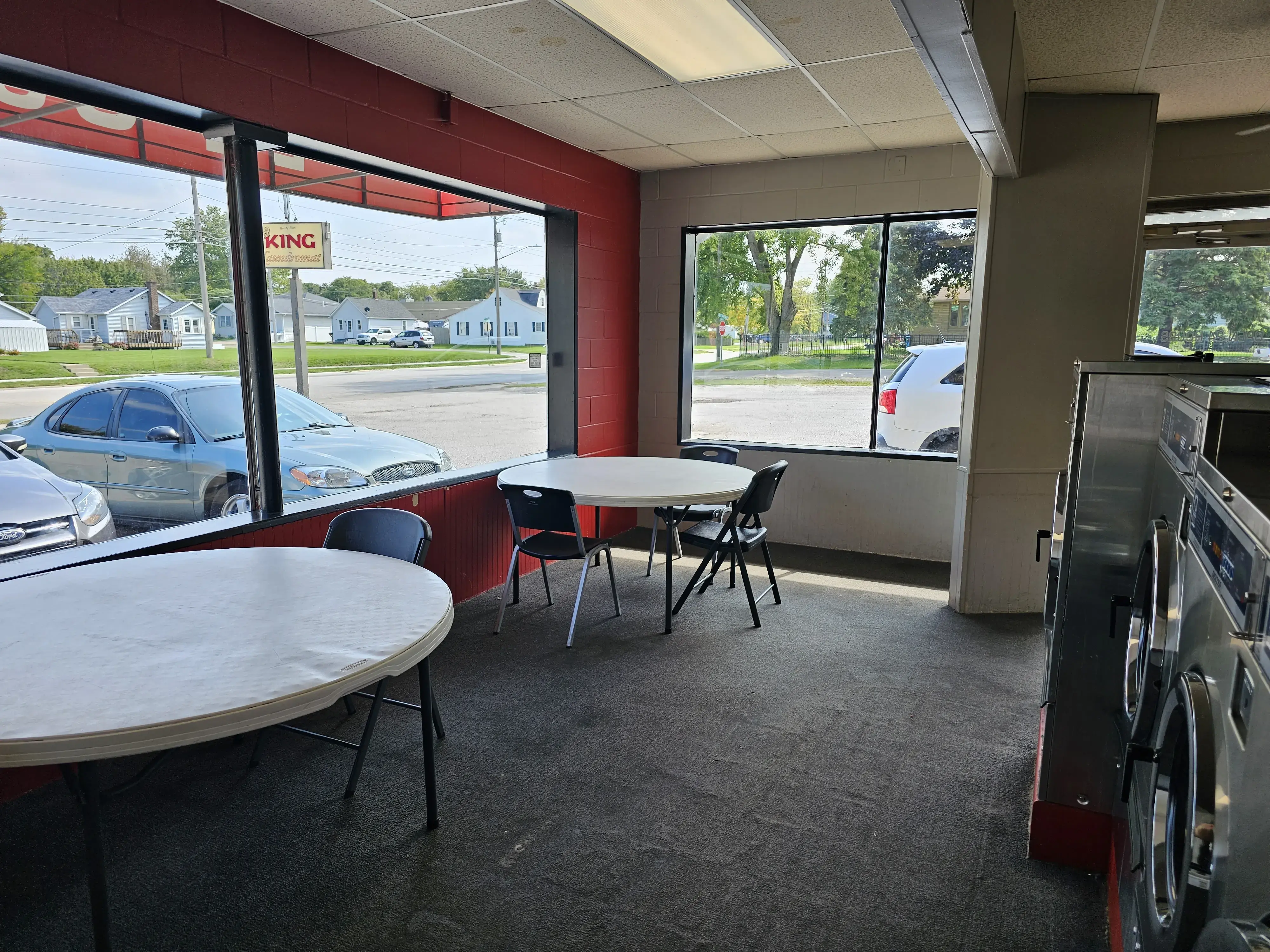 Giant Laundromats (King Laundromat) thumbnail 1