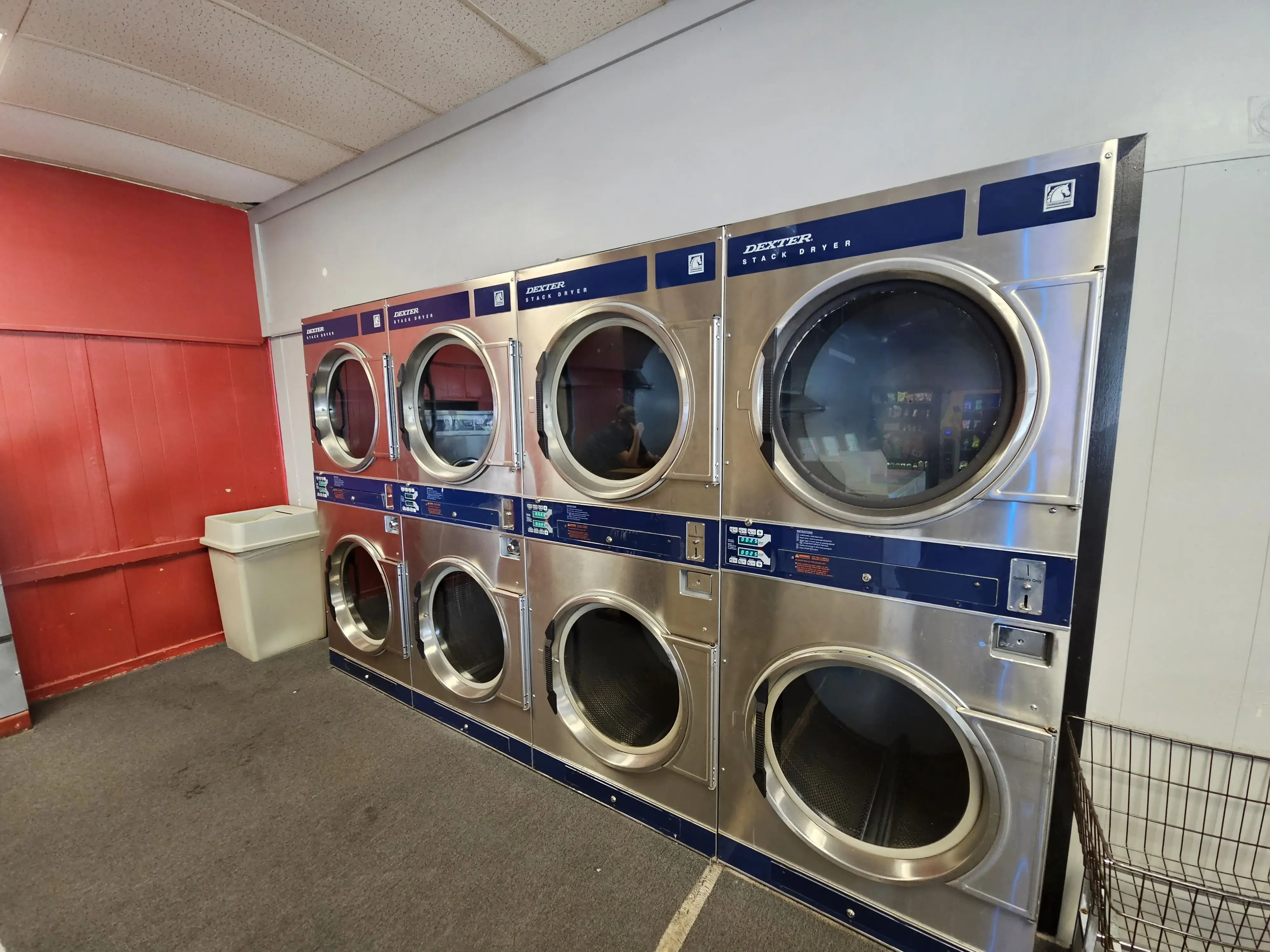 Giant Laundromats (King Laundromat) - Image 3