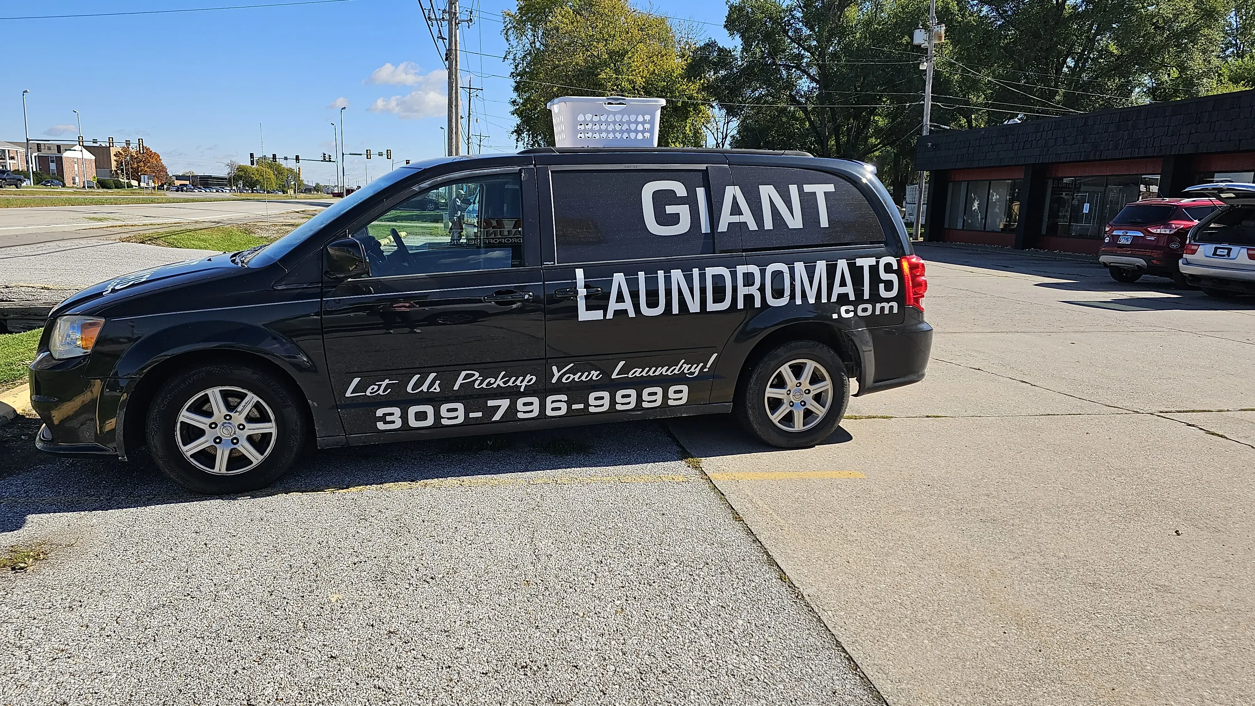 Giant Laundromats (Mega Load) thumbnail 2
