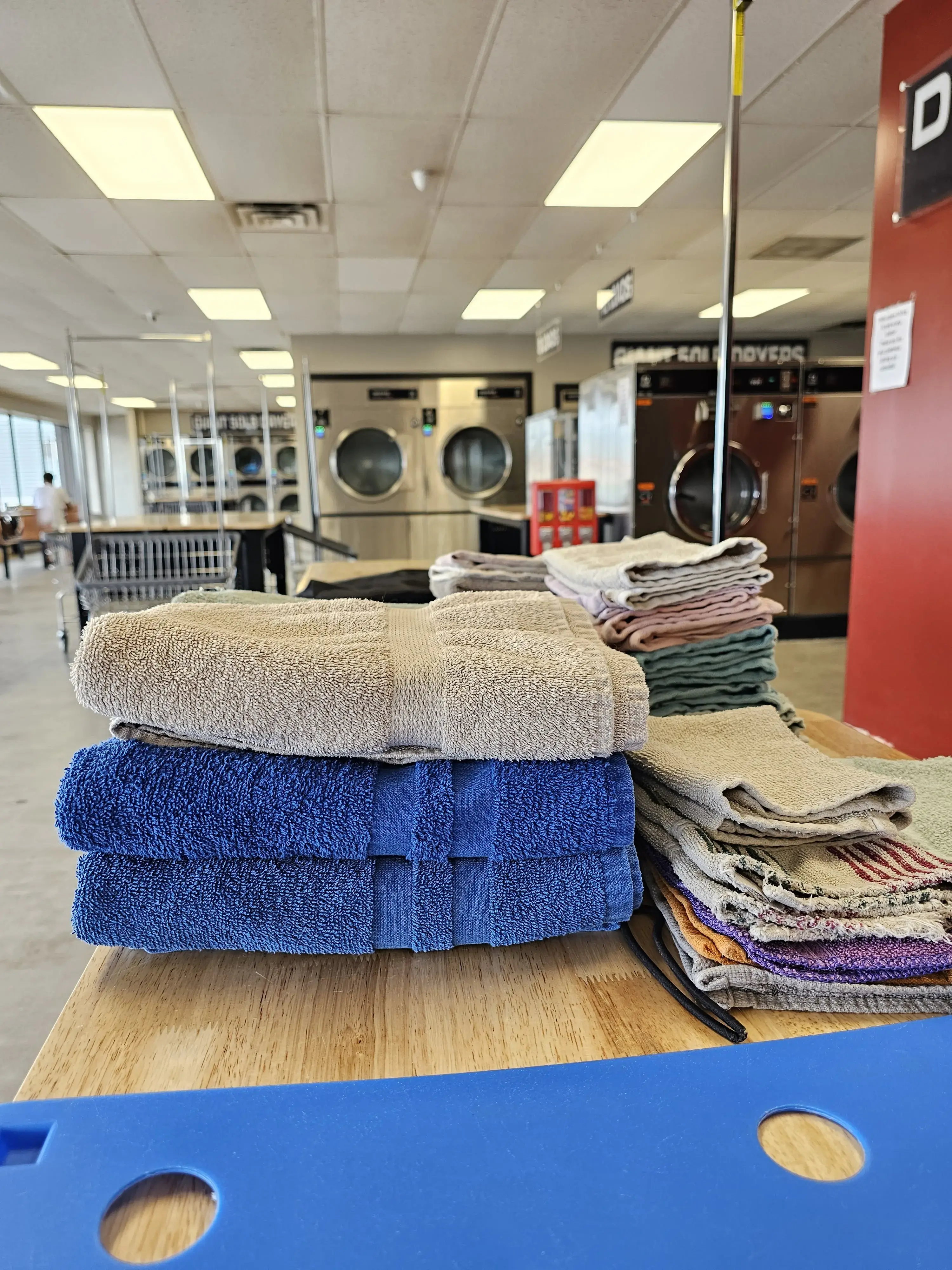 Giant Laundromats (Mega Load) thumbnail 7