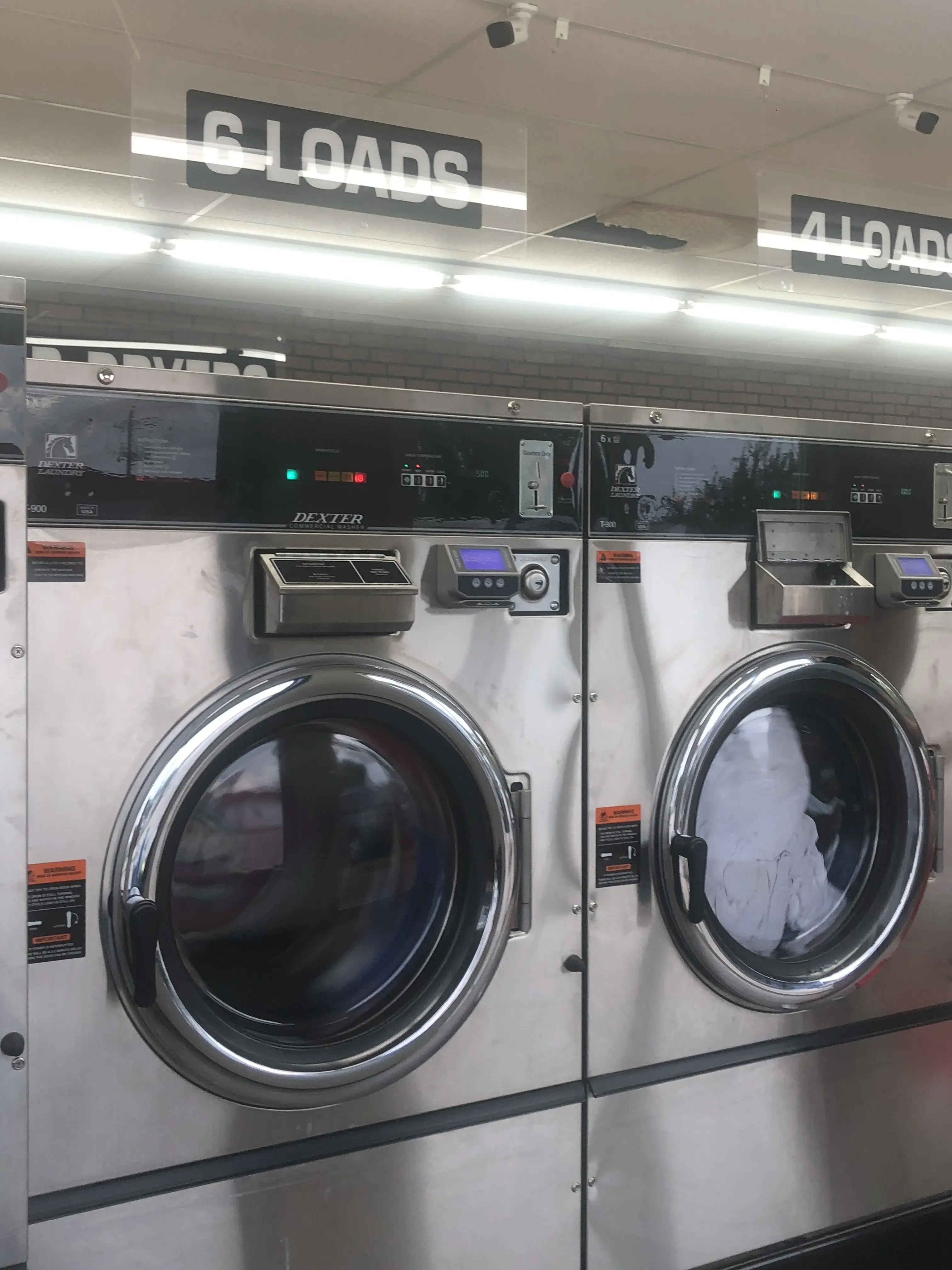 Giant Laundromats (Neighborhood Laundromat) thumbnail 12