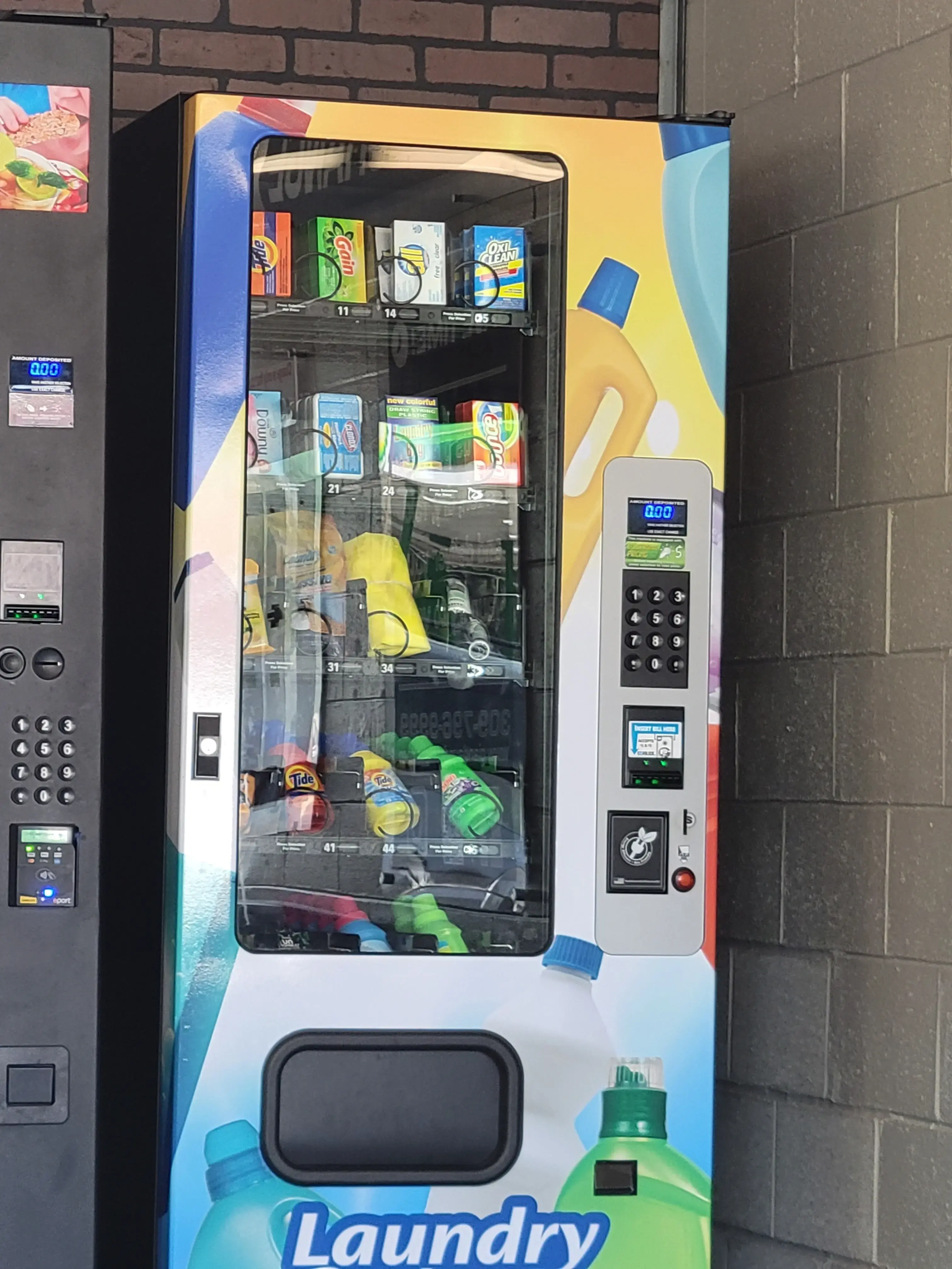 Giant Laundromats (Neighborhood Laundromat) - Image 3