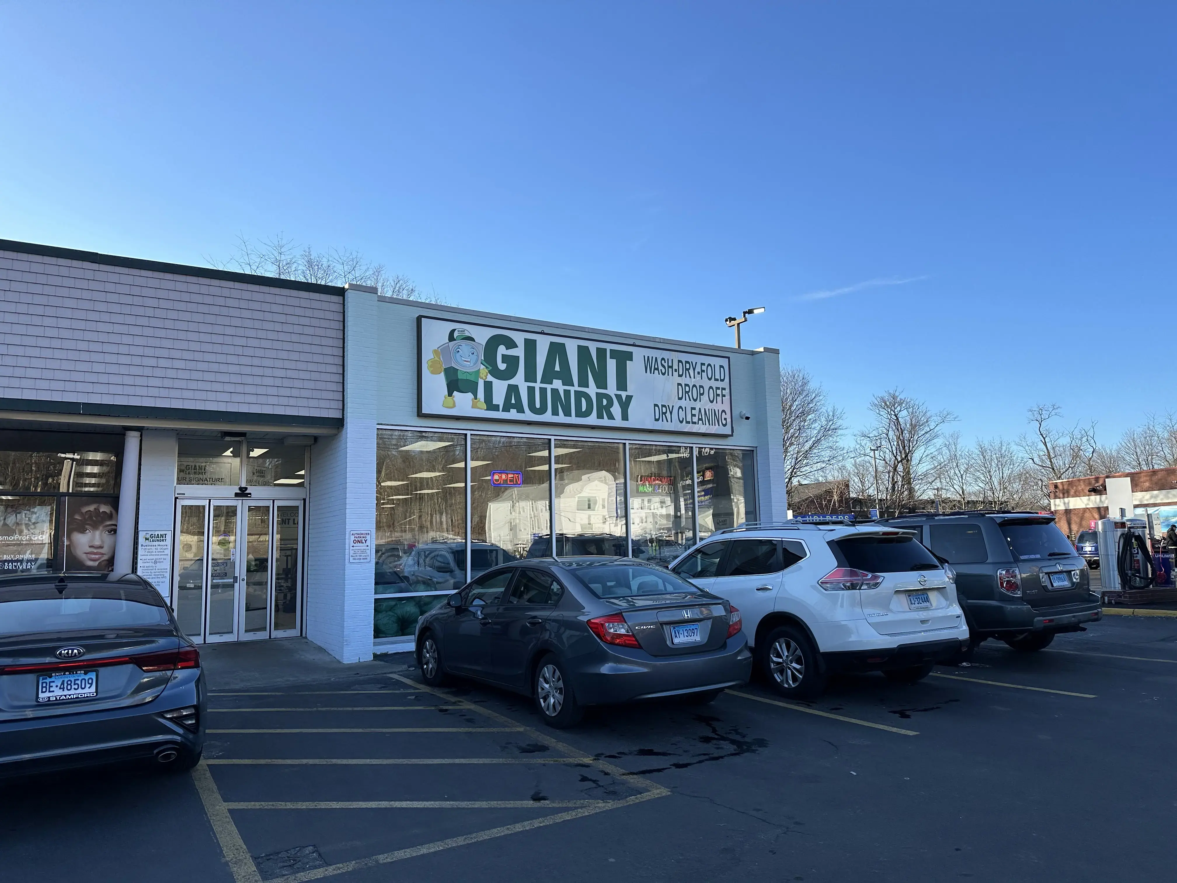 Giant Laundry - Main Ave thumbnail 14