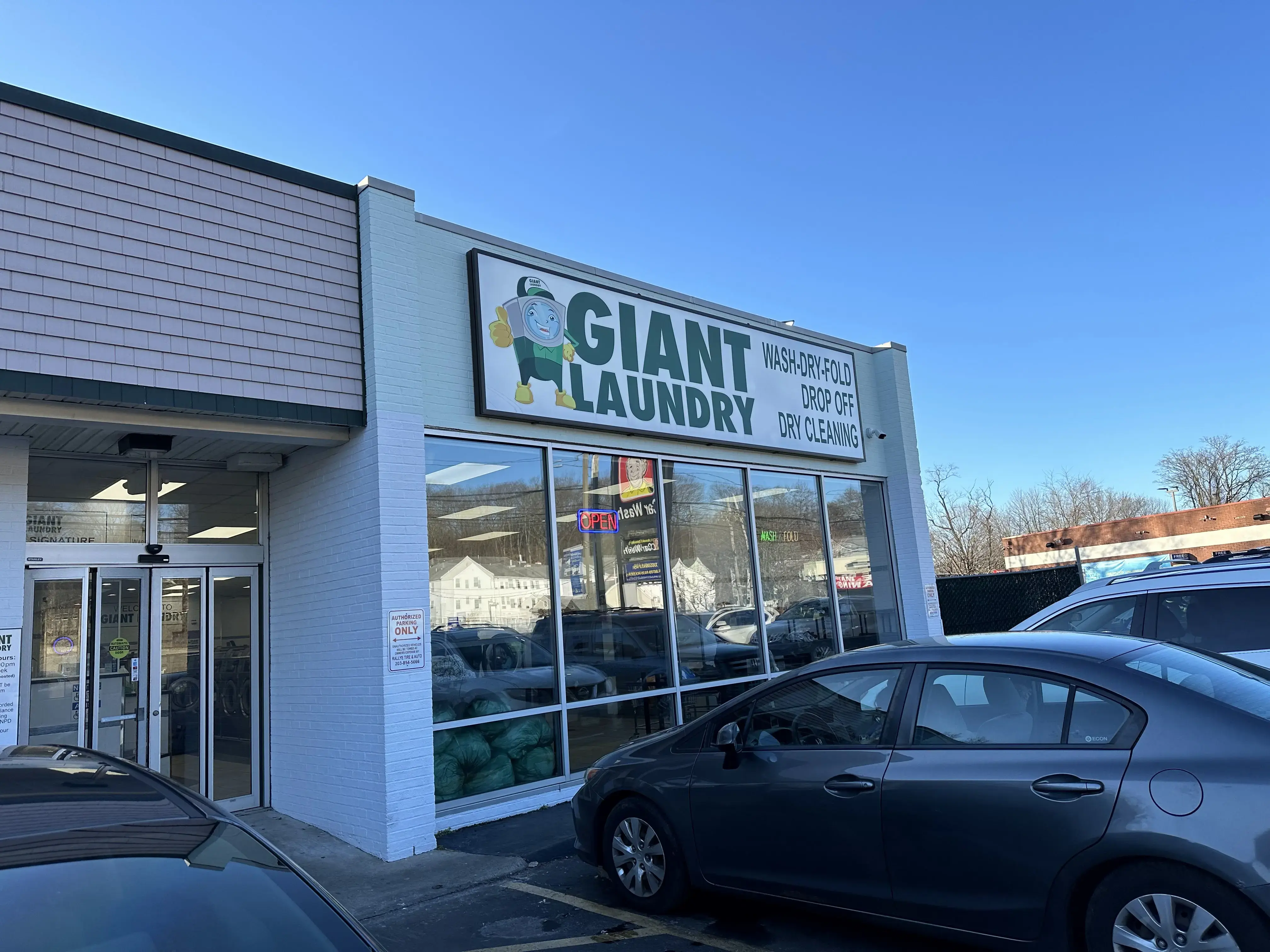Giant Laundry - Main Ave location