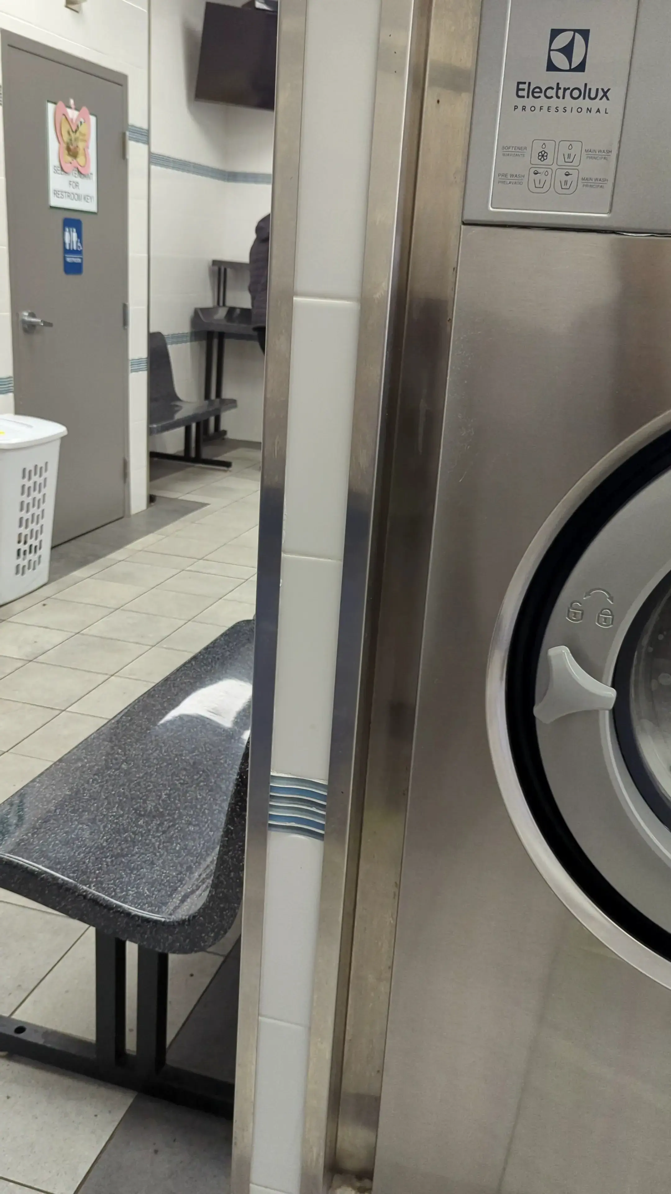 Giant Laundry - Main Ave thumbnail 10