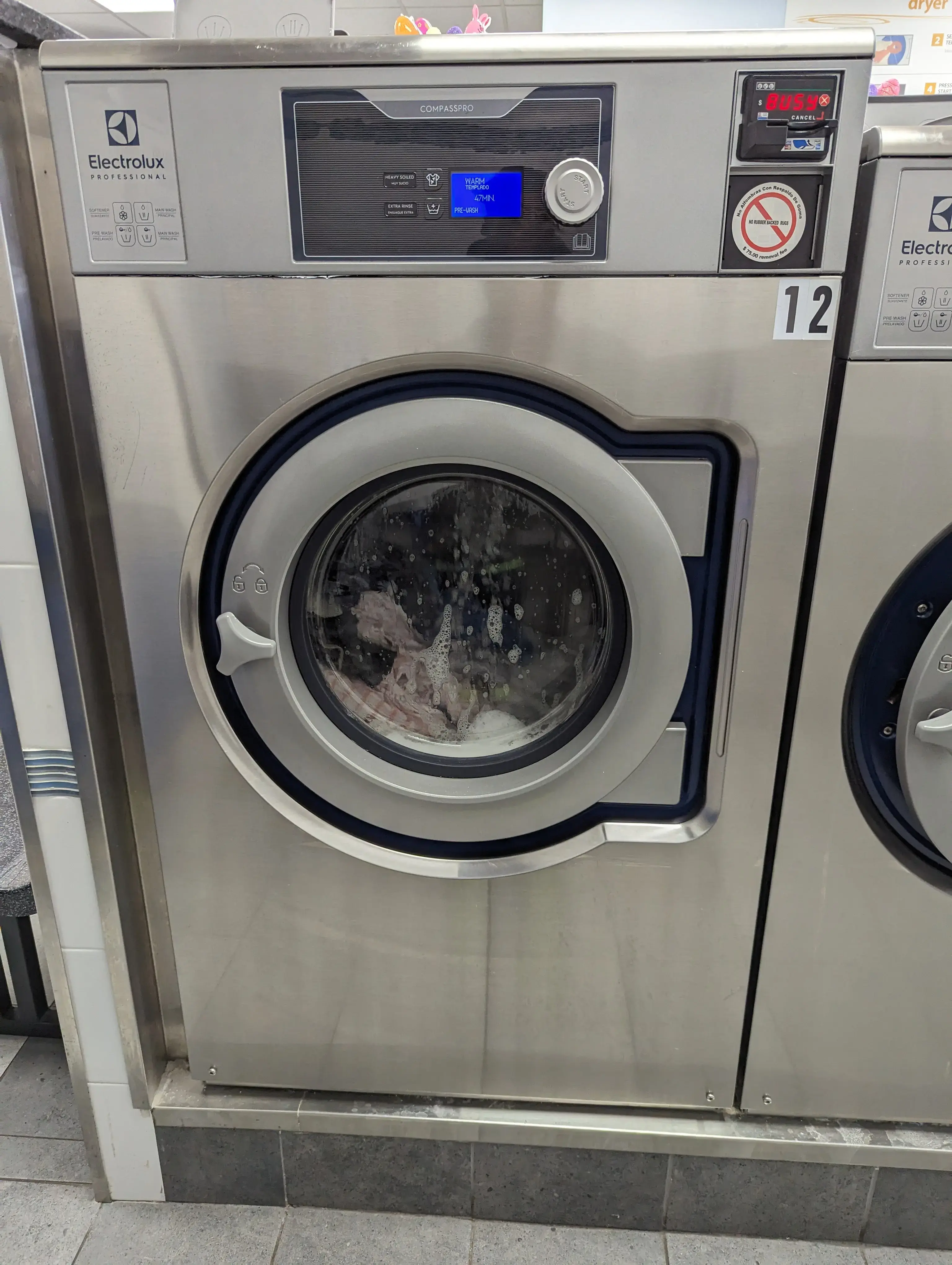 Giant Laundry - Main Ave - Image 2