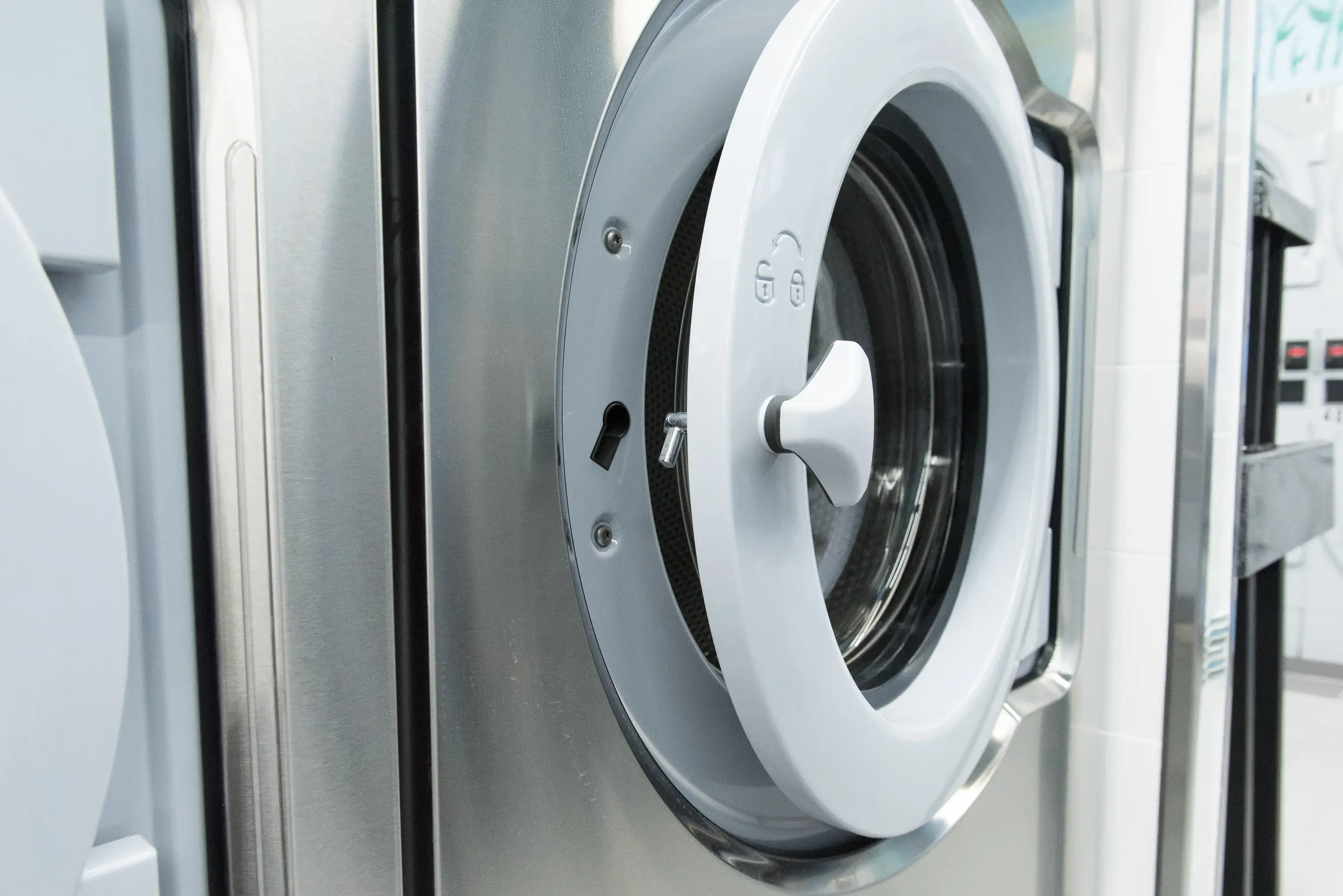 Giant Laundry Bronx thumbnail 9