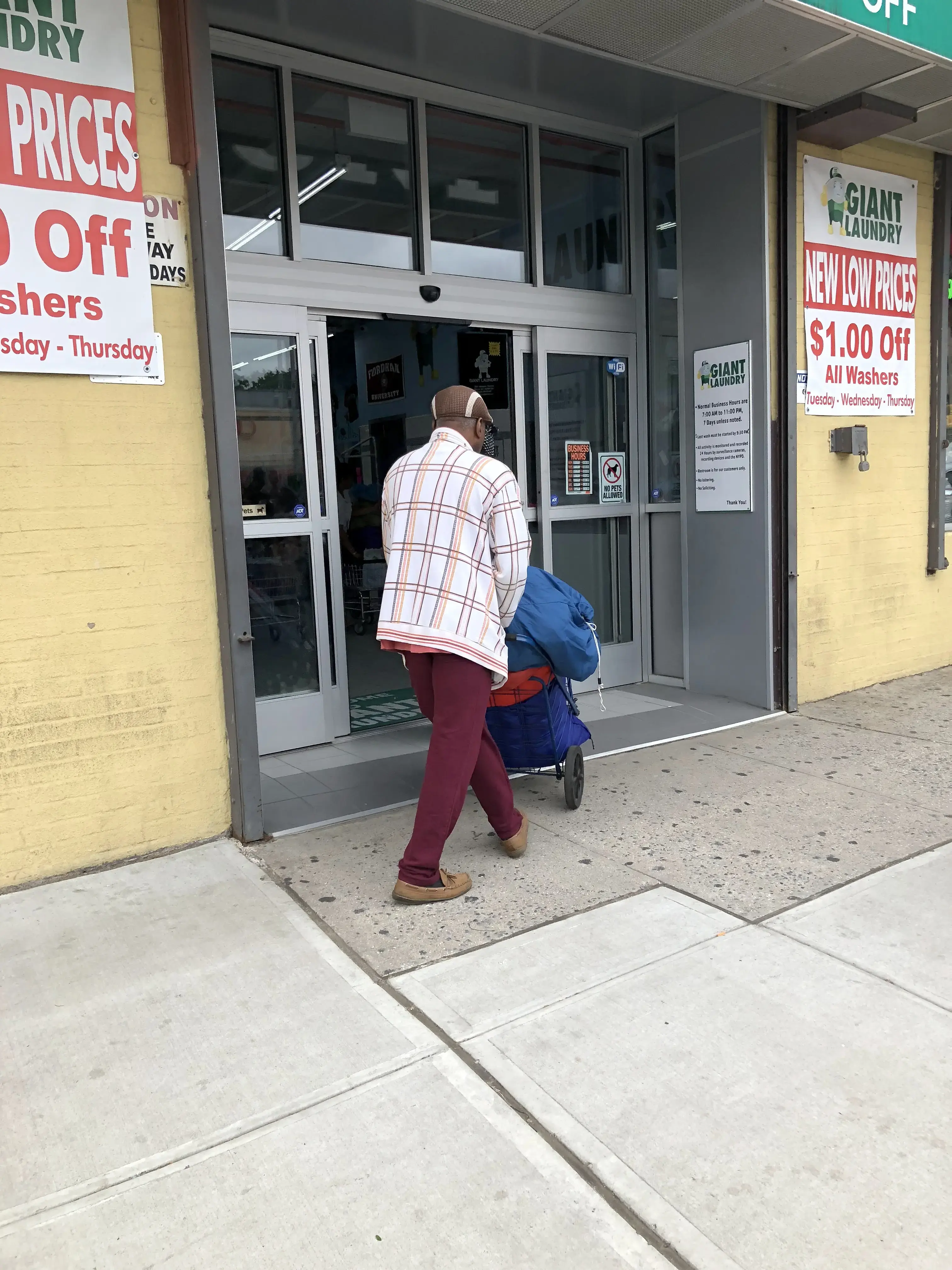 Giant Laundry Bronx thumbnail 11