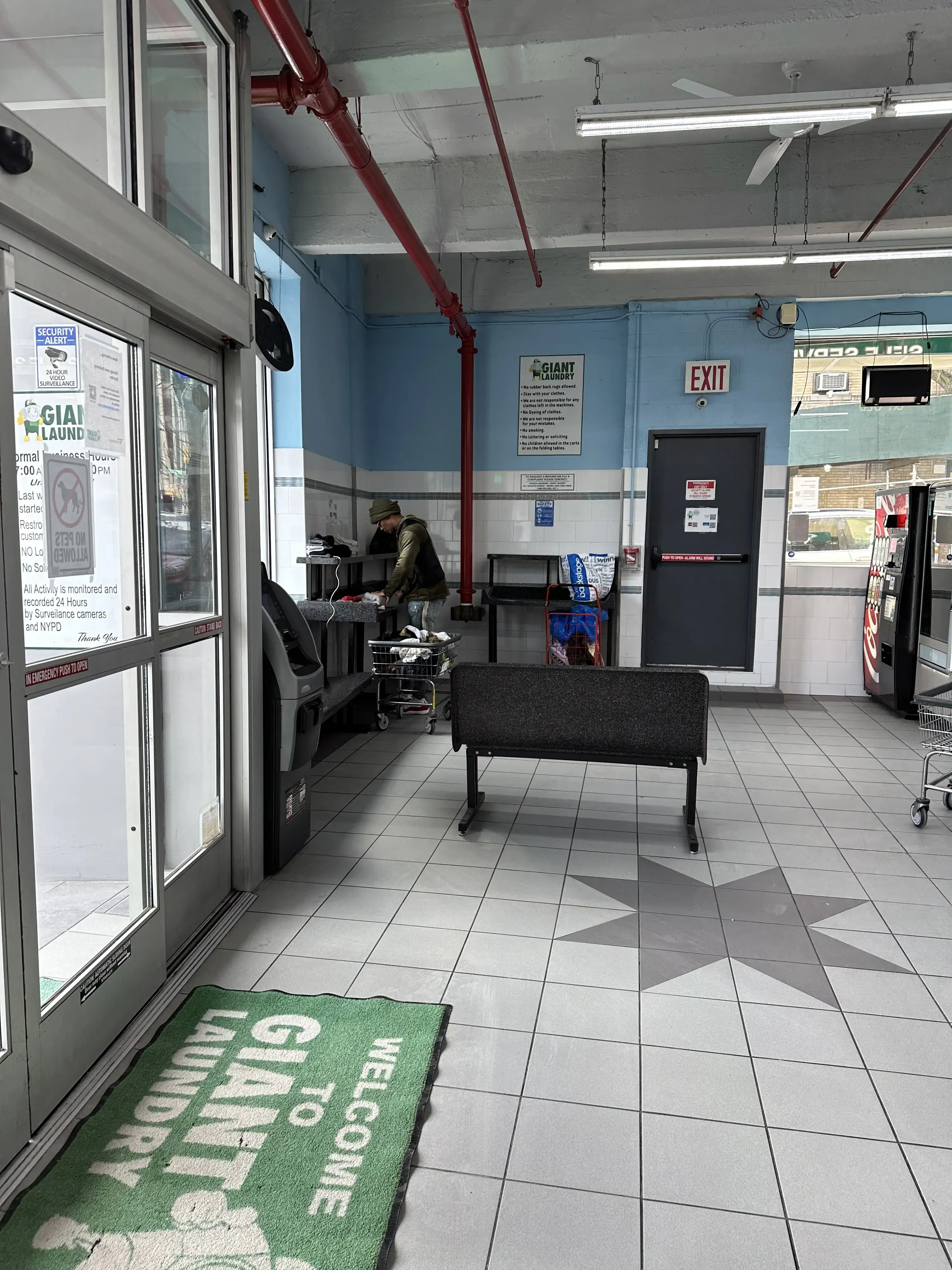 Giant Laundry Bronx - Image 13