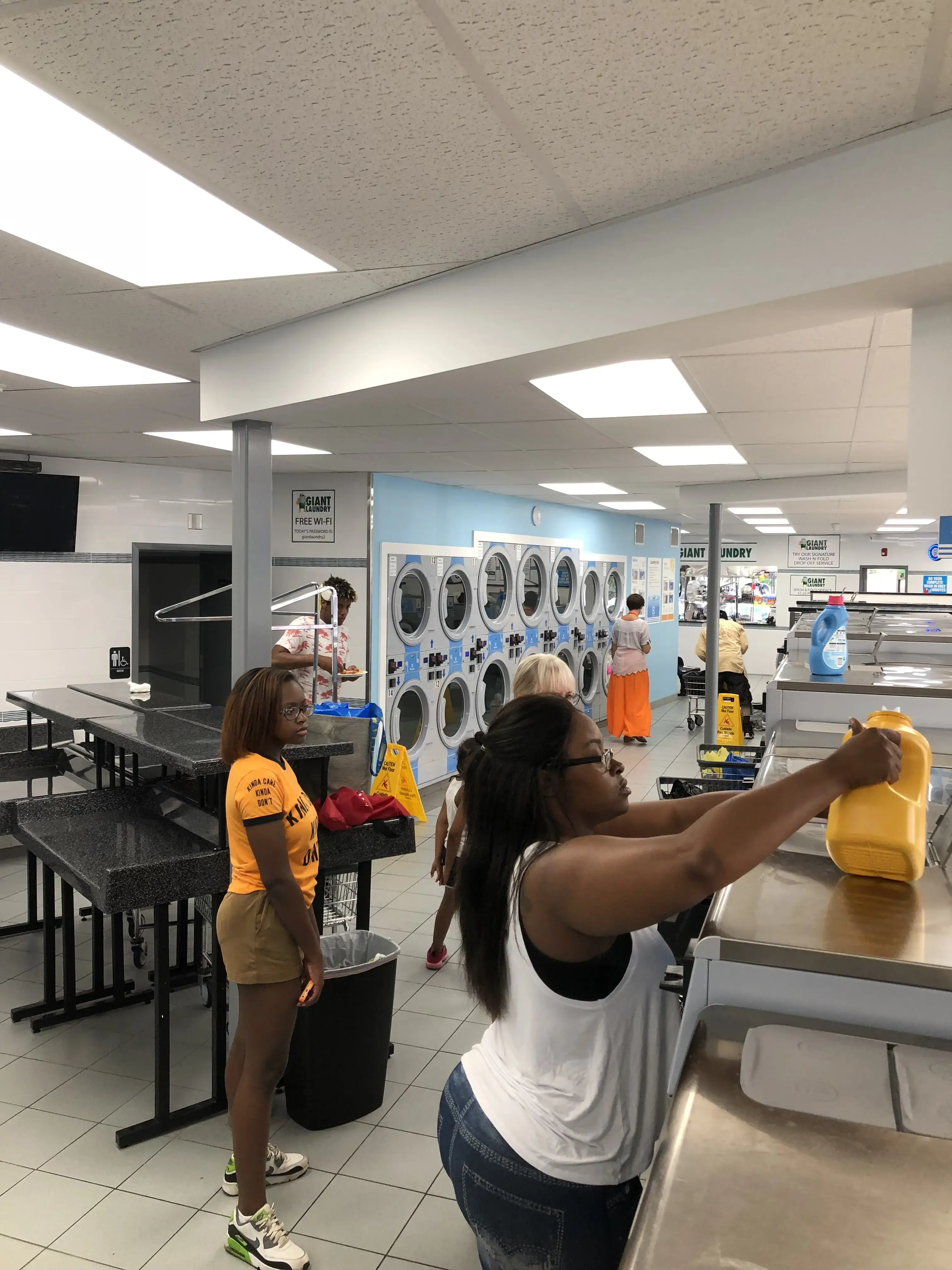 Giant Laundry East Norwalk thumbnail 5