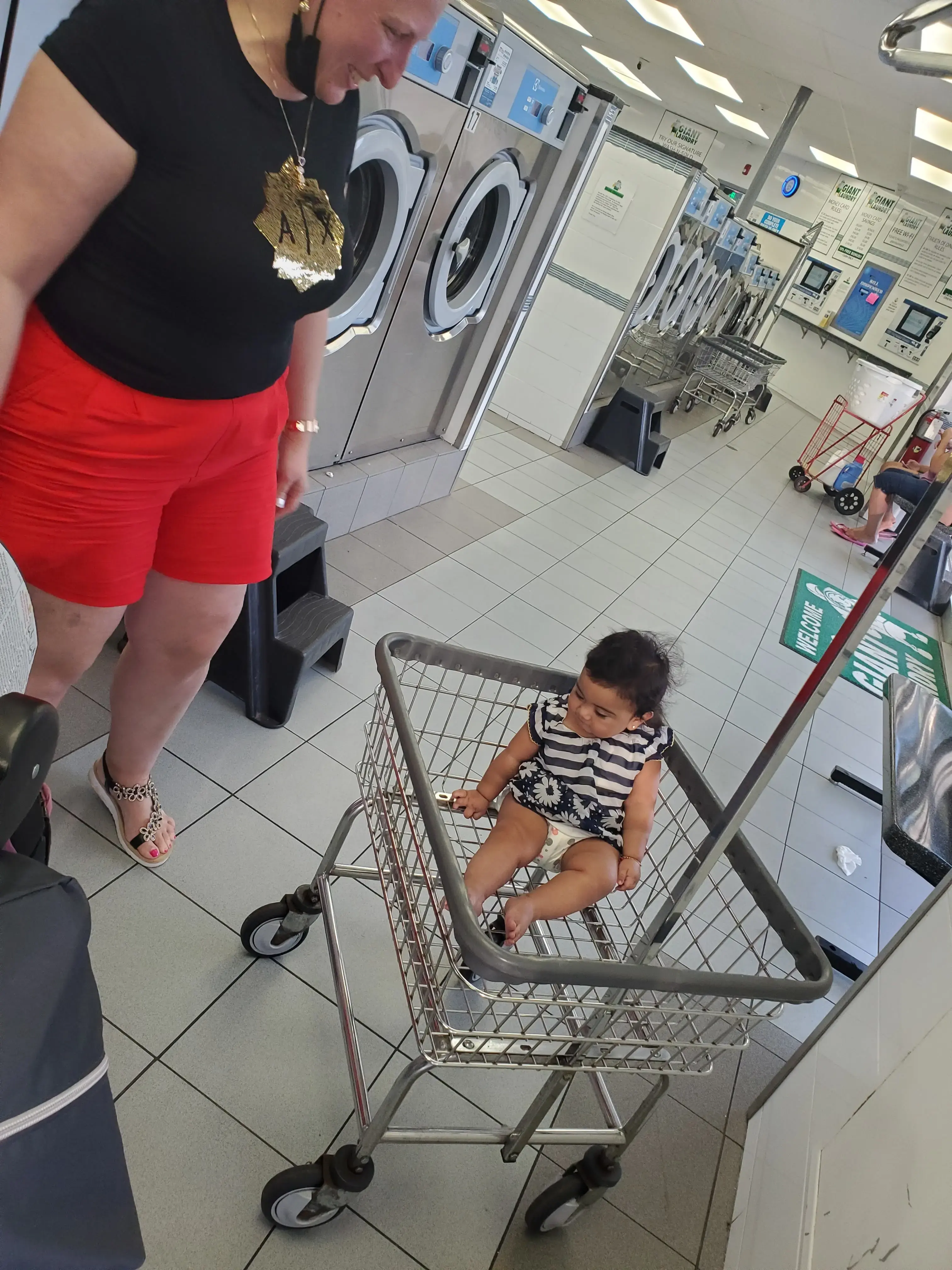 Giant Laundry East Norwalk - Image 10