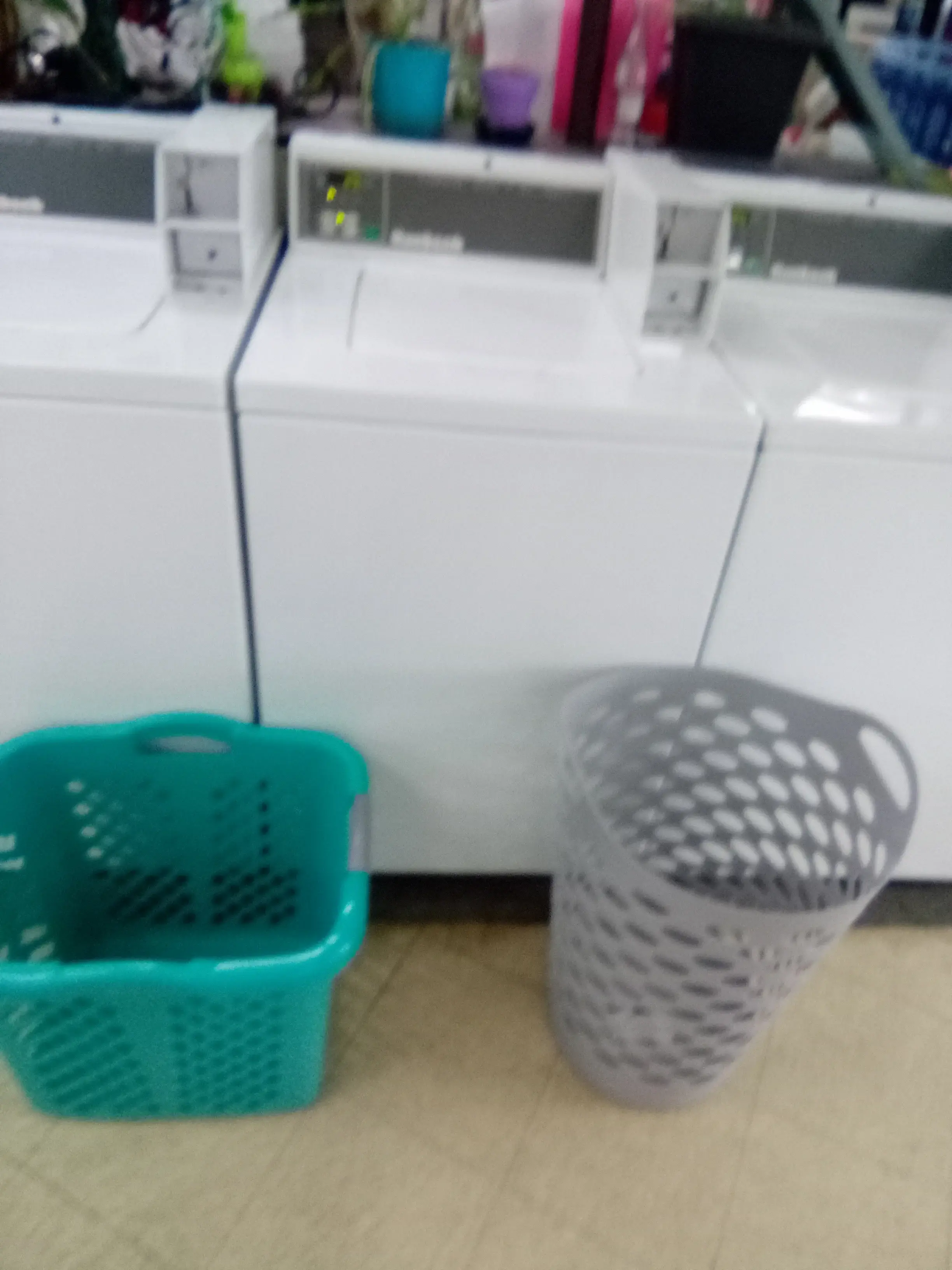 Giant Laundry - Image 6