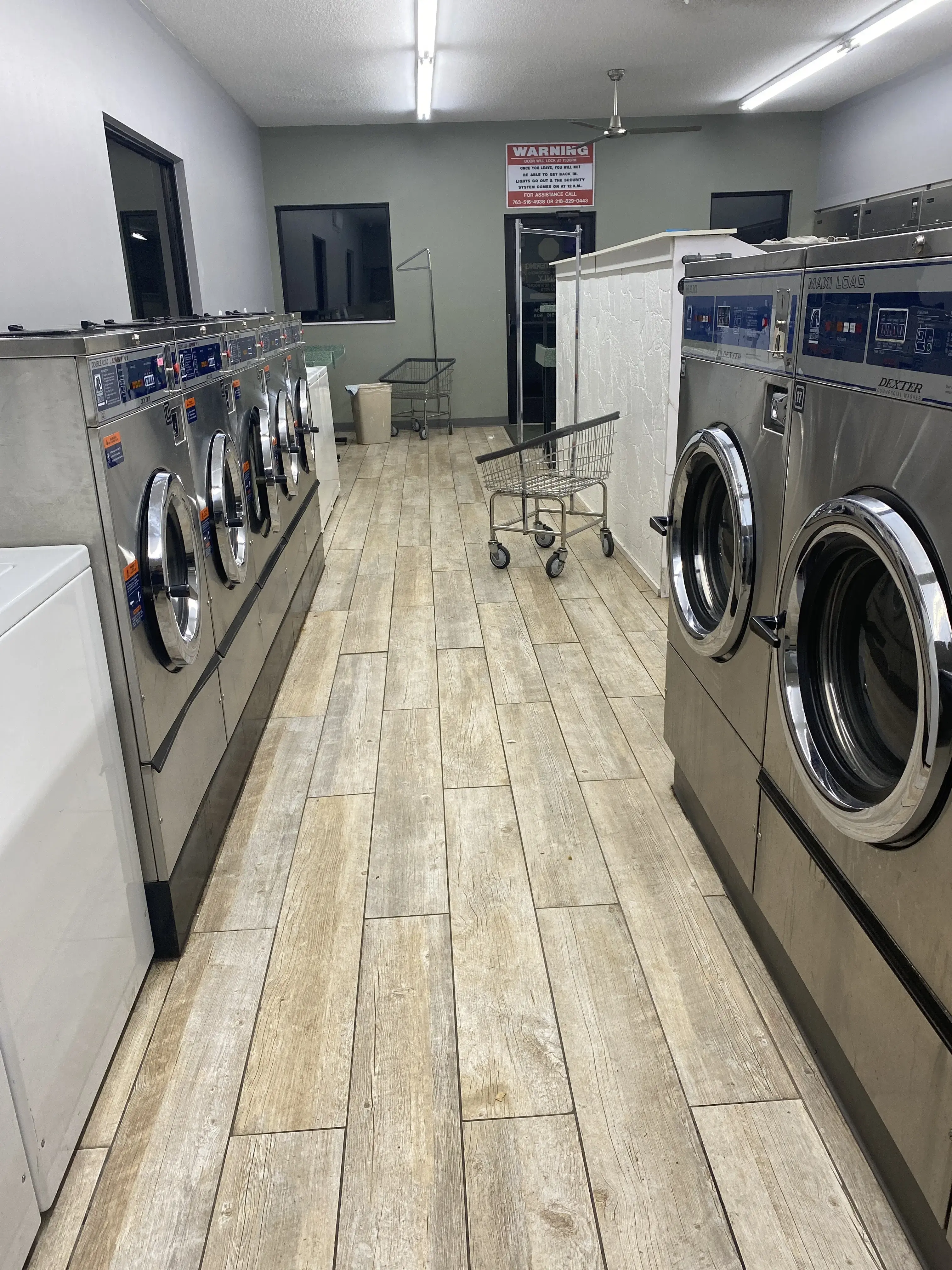 Giant Wash - Image 1